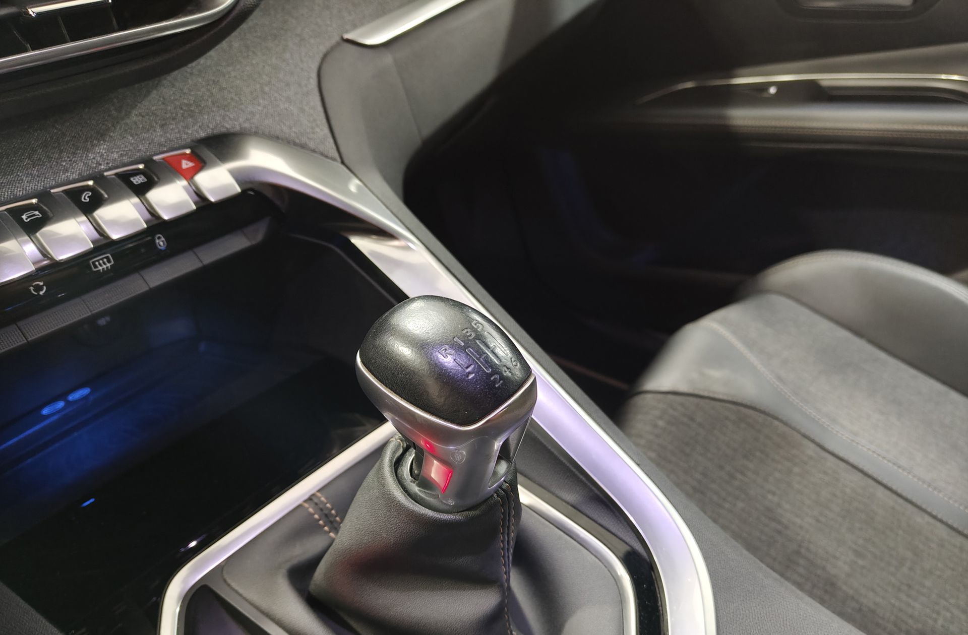 Peugeot 3008 PureTech 130 GT Line - foto 6