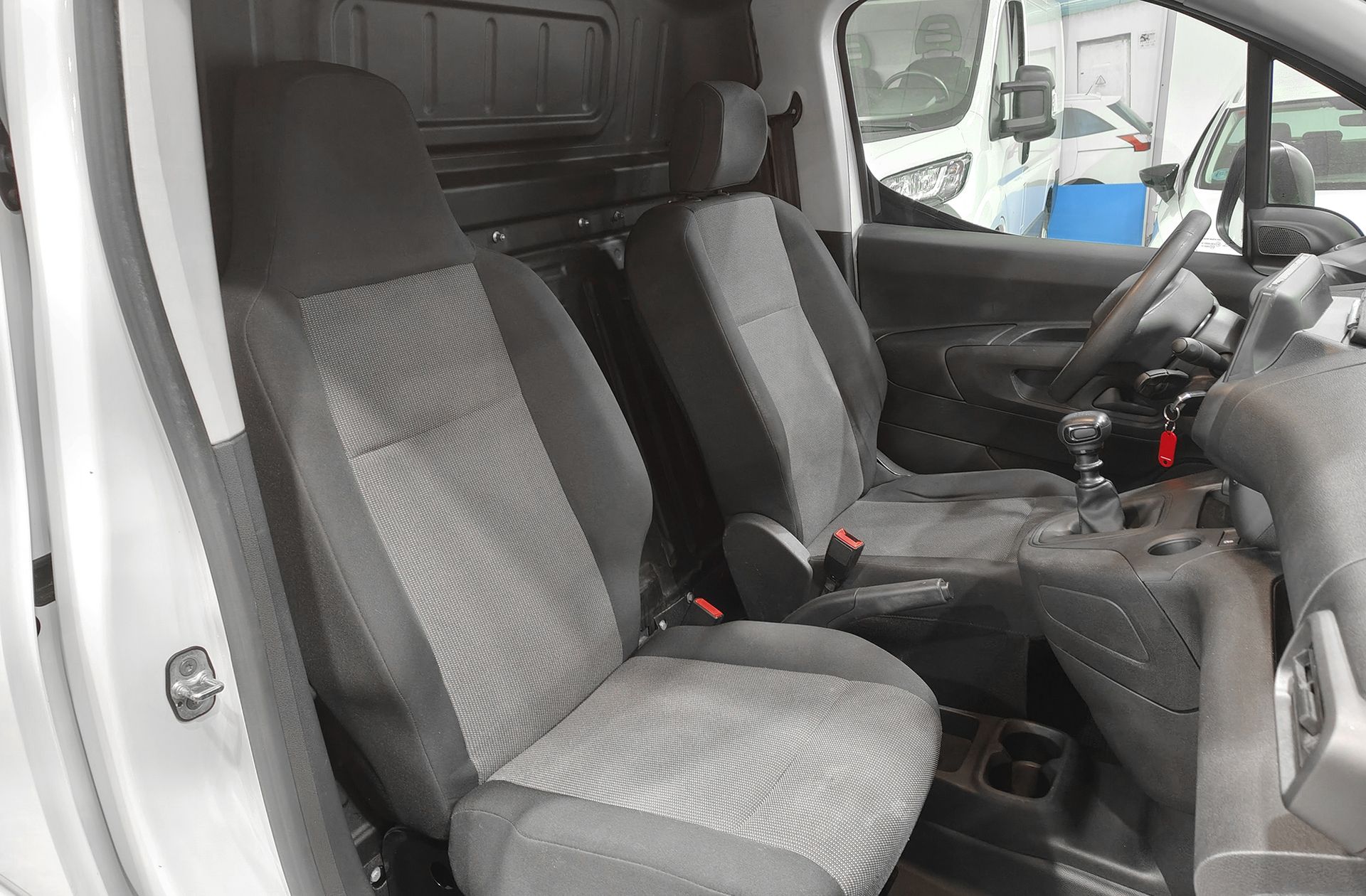 Peugeot Partner Furgon BlueHDi 100 Pro Standard 600kg - foto 15