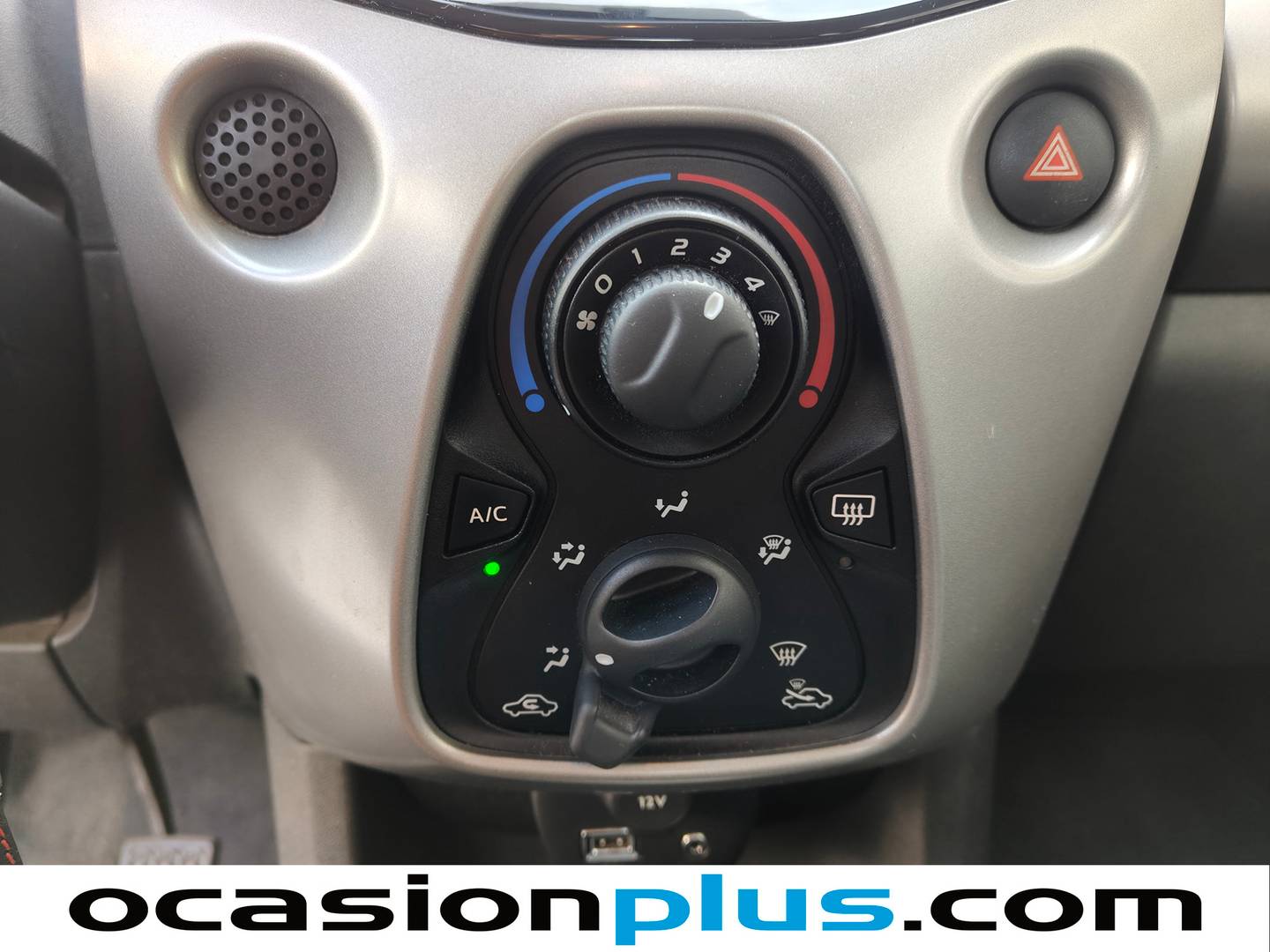 Equipamiento del Toyota Aygo Toyota Aygo 1.0 70 x-play (69 CV)
