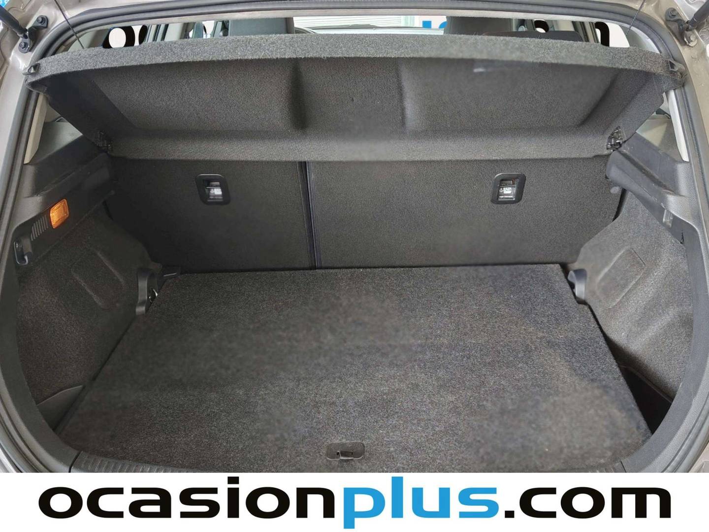 Fotos maletero Toyota Auris Toyota Auris 120T Active (Business Plus) (116 CV)