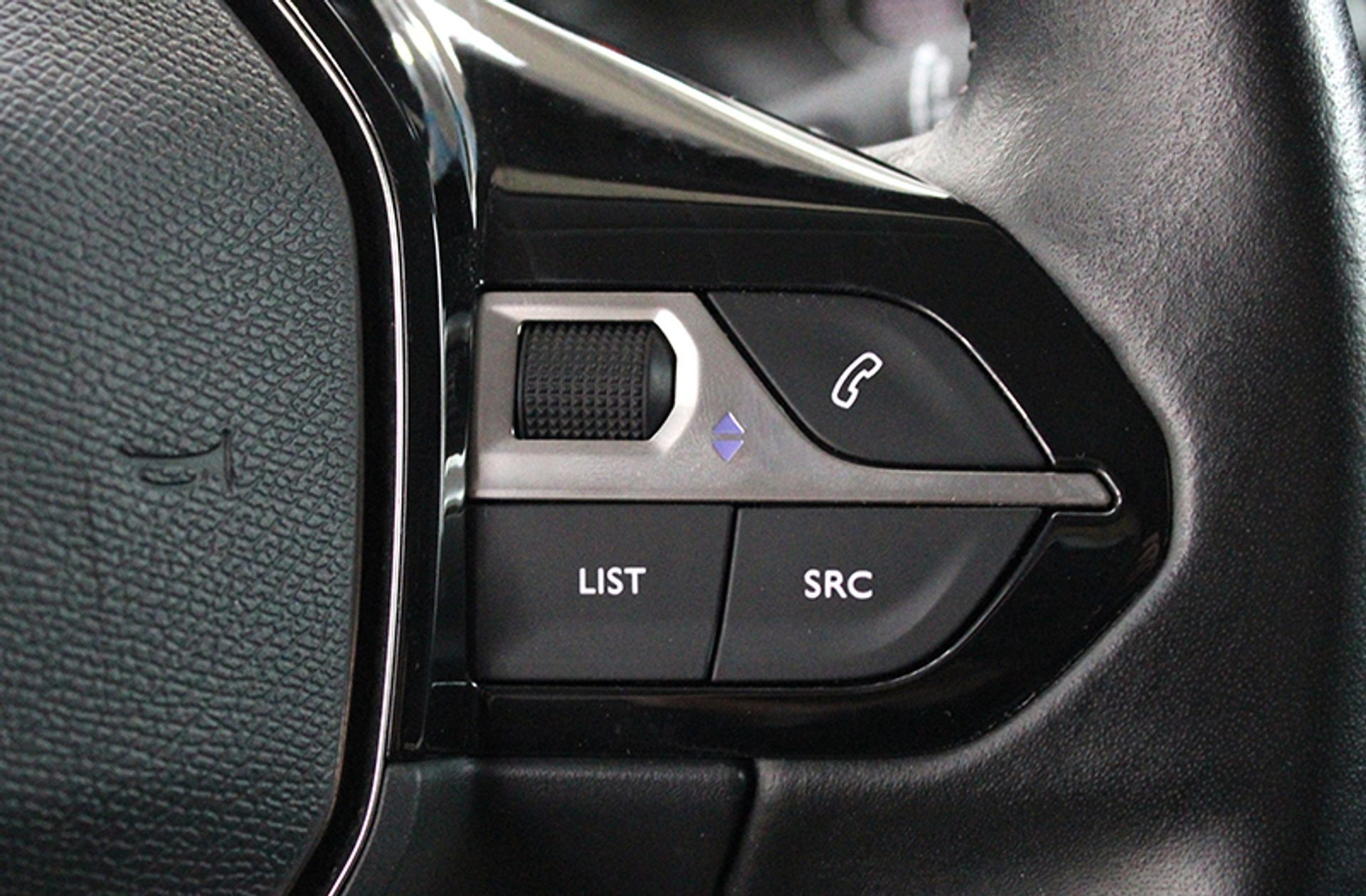 Peugeot 208 Eléctrico Allure - foto 34
