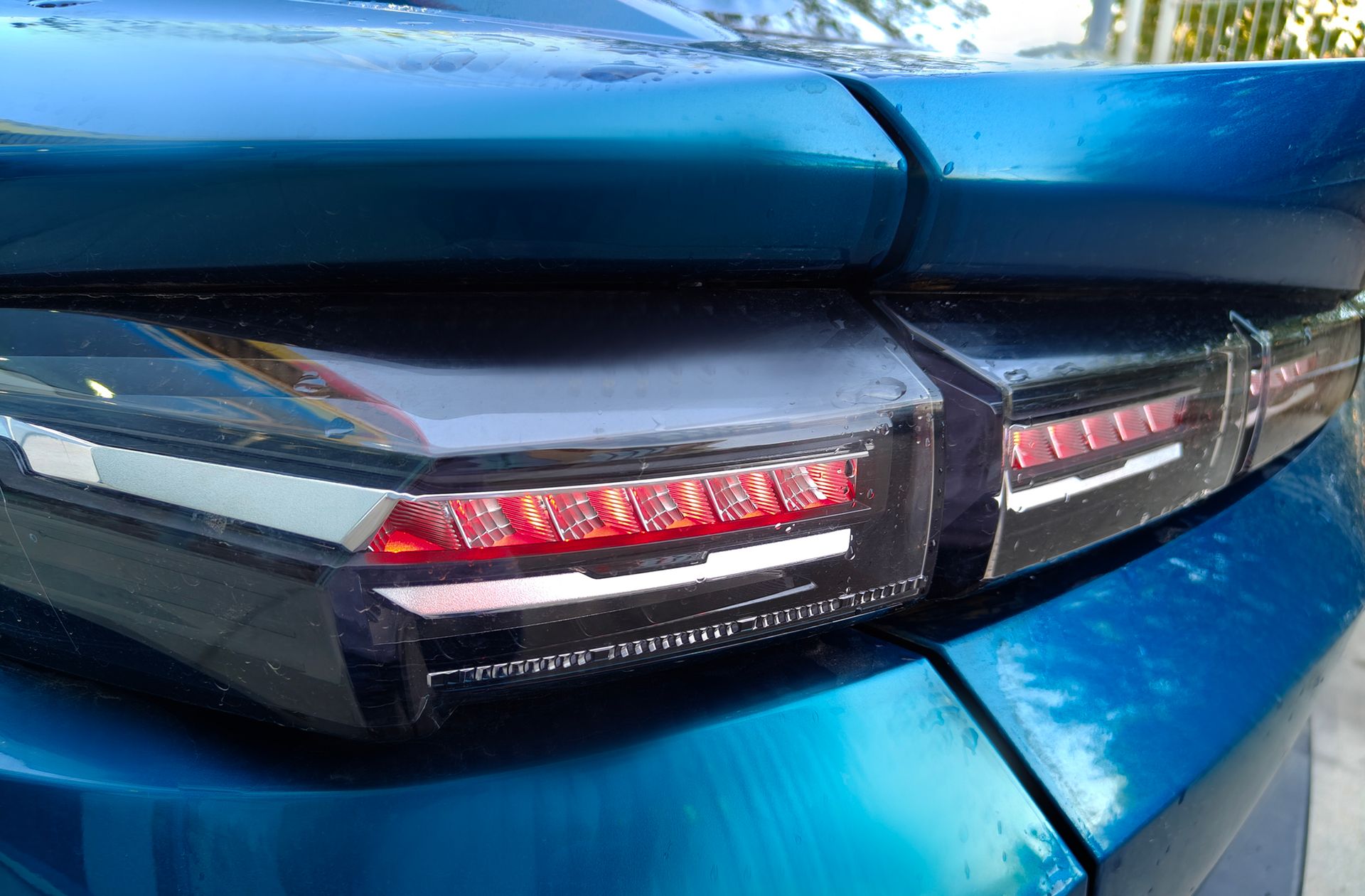 Peugeot 408 Allure Hybrid eDCS6 - foto 15