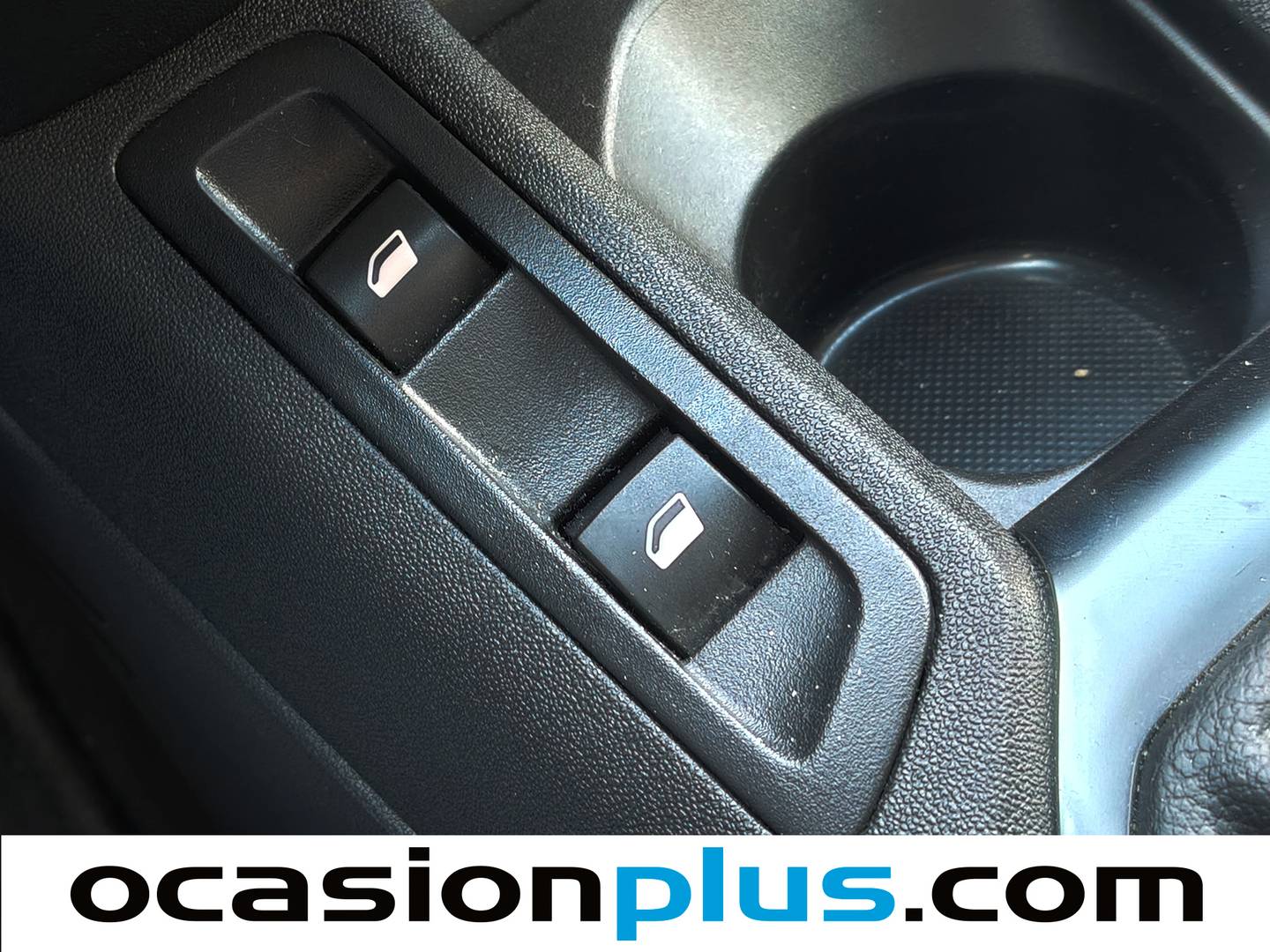 Citroën C-Elysée Citroën C-Elysee 1.2 VTi Exclusive (72 CV) gasolina