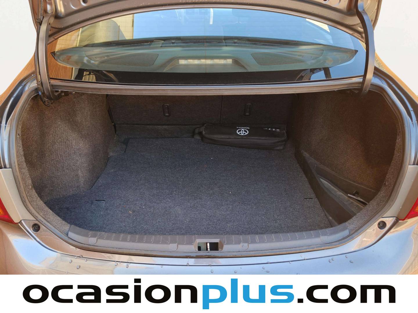 Toyota Corolla Sedán Toyota Corolla 1.33 VVT-I Dual Active (101 CV) de ocasión