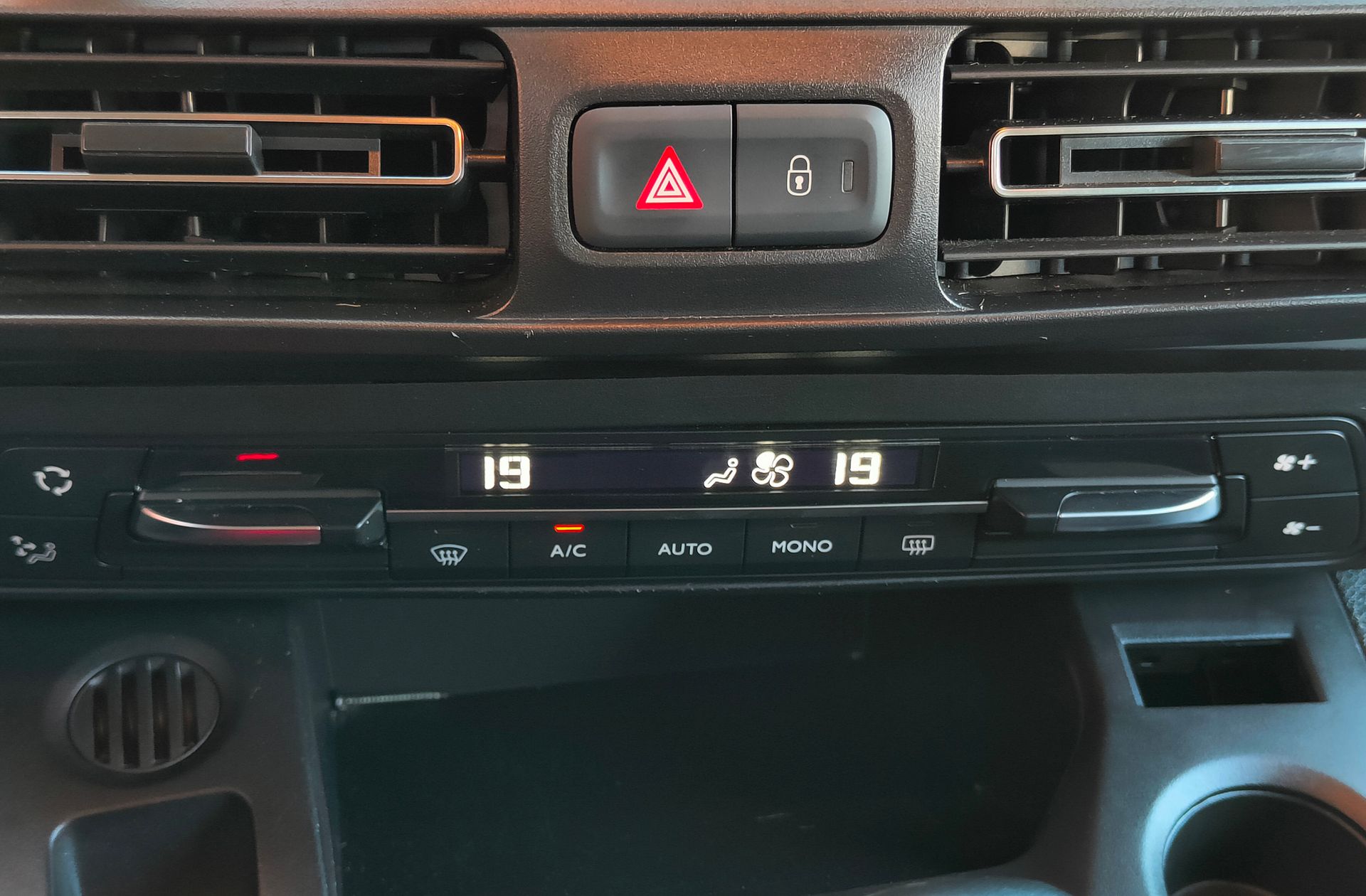 Peugeot Rifter BlueHDi 130 Allure Long 7 plazas - foto 35