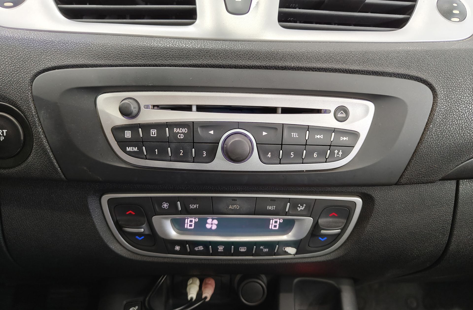 Renault Scénic 1.9 dCi Family Edition - foto 28