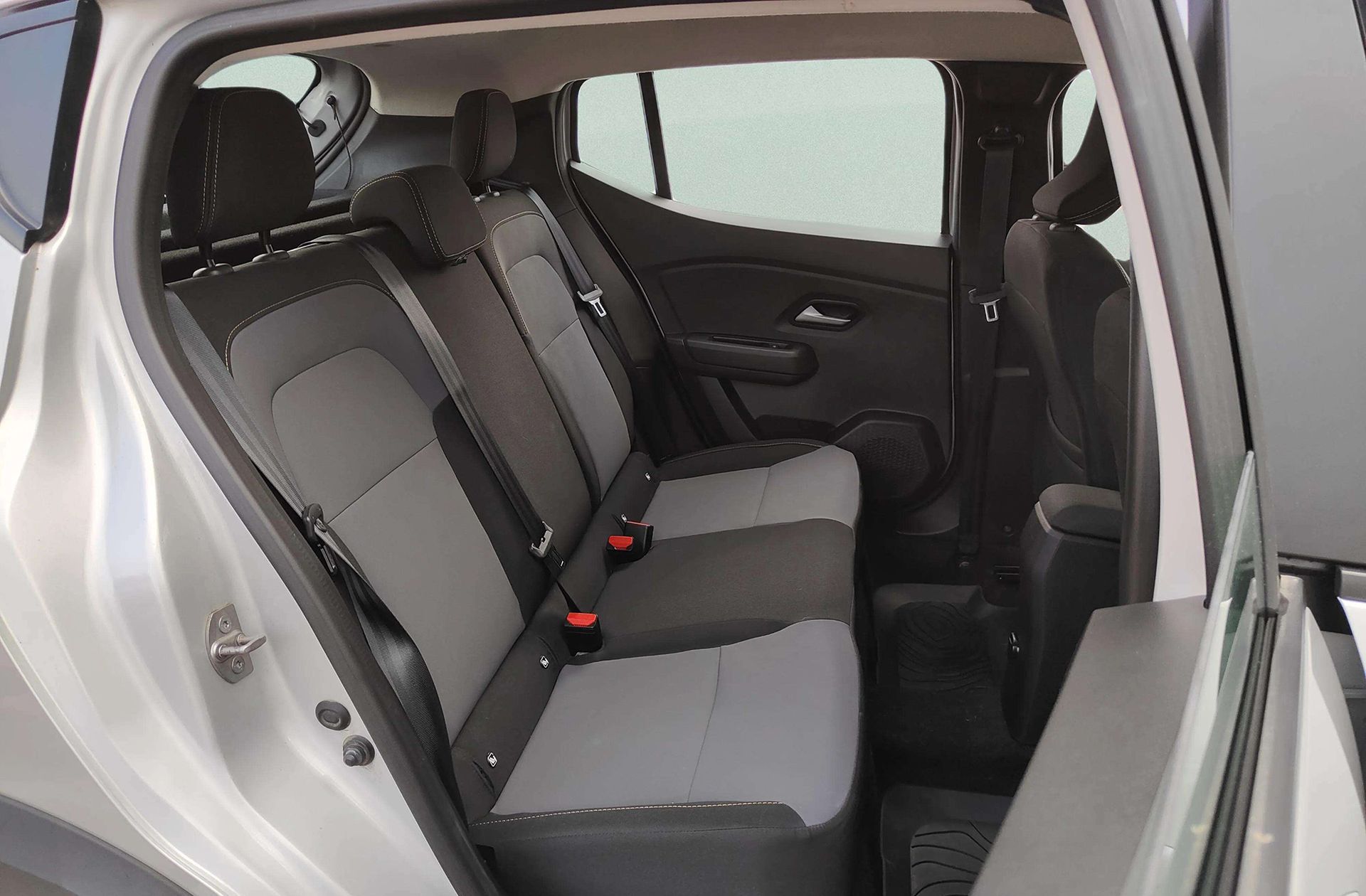 Dacia Sandero Stepway Extreme Go TCe - foto 17