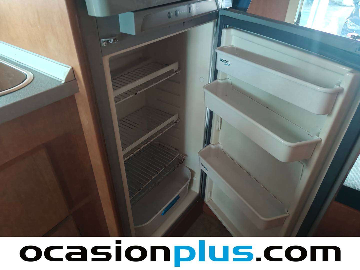 Equipamiento del Benimar ANTHUS Benimar ANTHUS 5000LF (110 CV) 4 Plazas