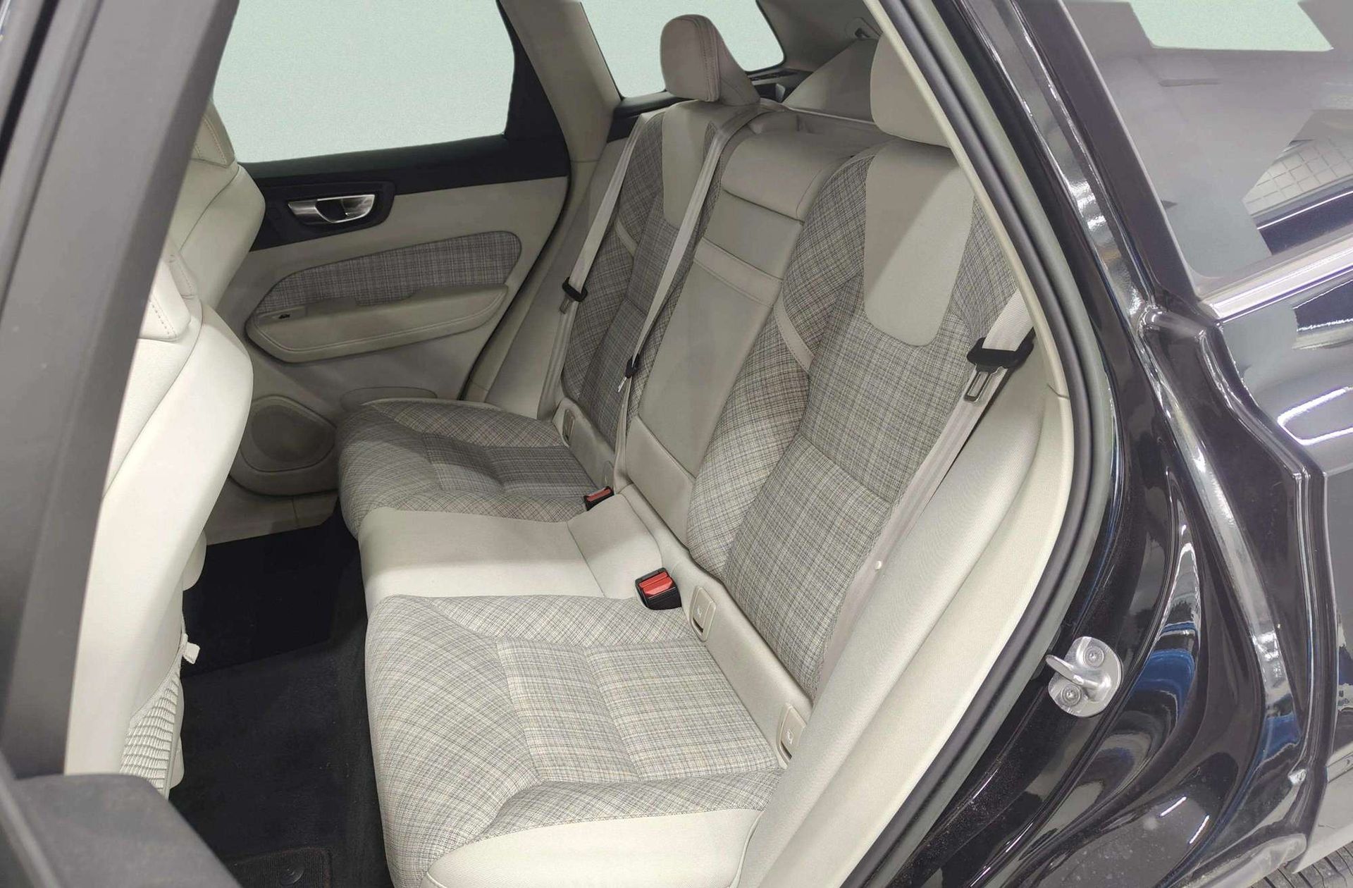 Volvo XC60 B4 D Core - foto 15