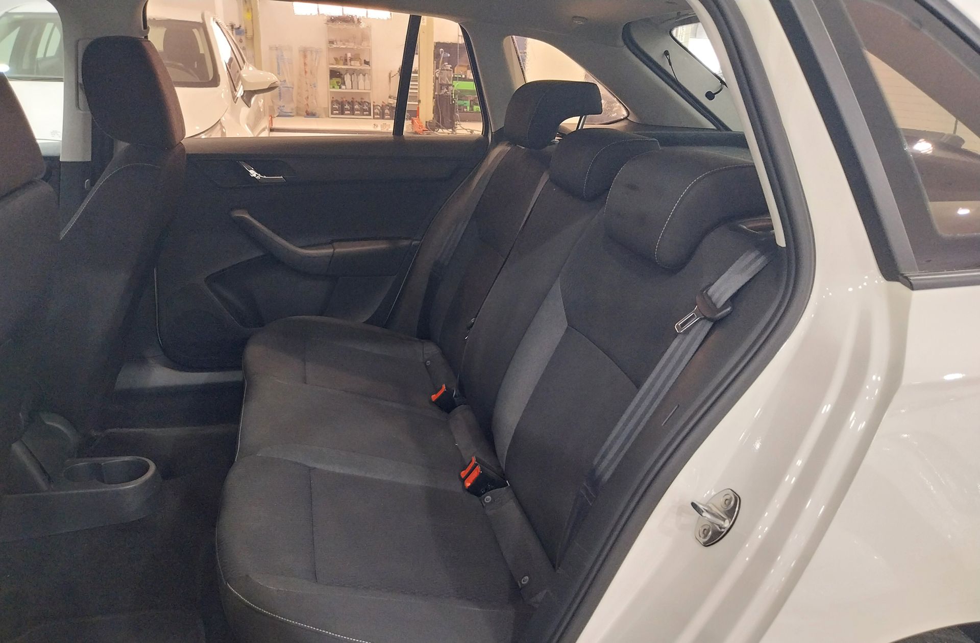 Škoda Spaceback 1.6 TDI CR Ambition - foto 10