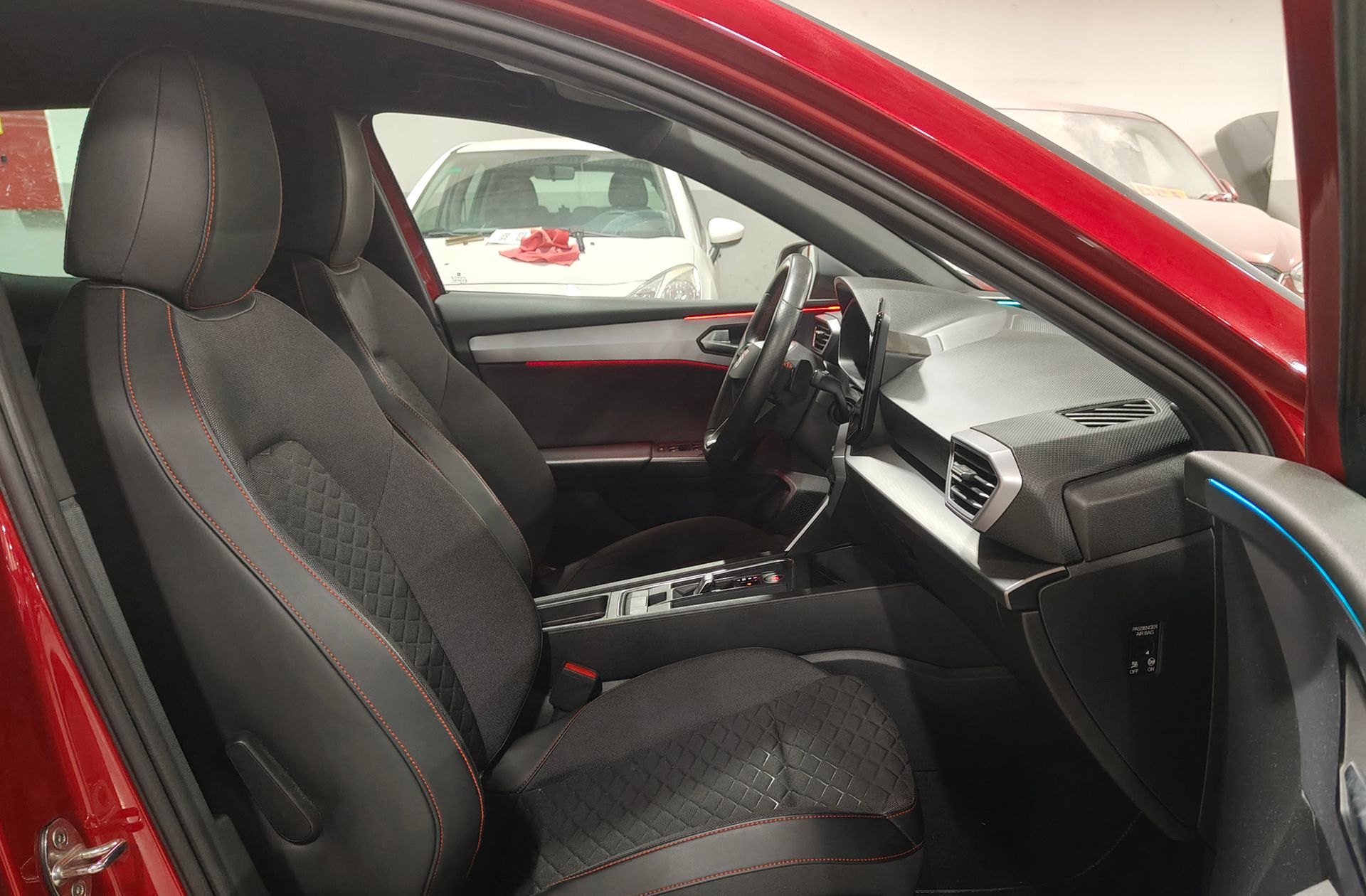 SEAT León 2.0 TDI FR Launch Pack L DSG - foto 19