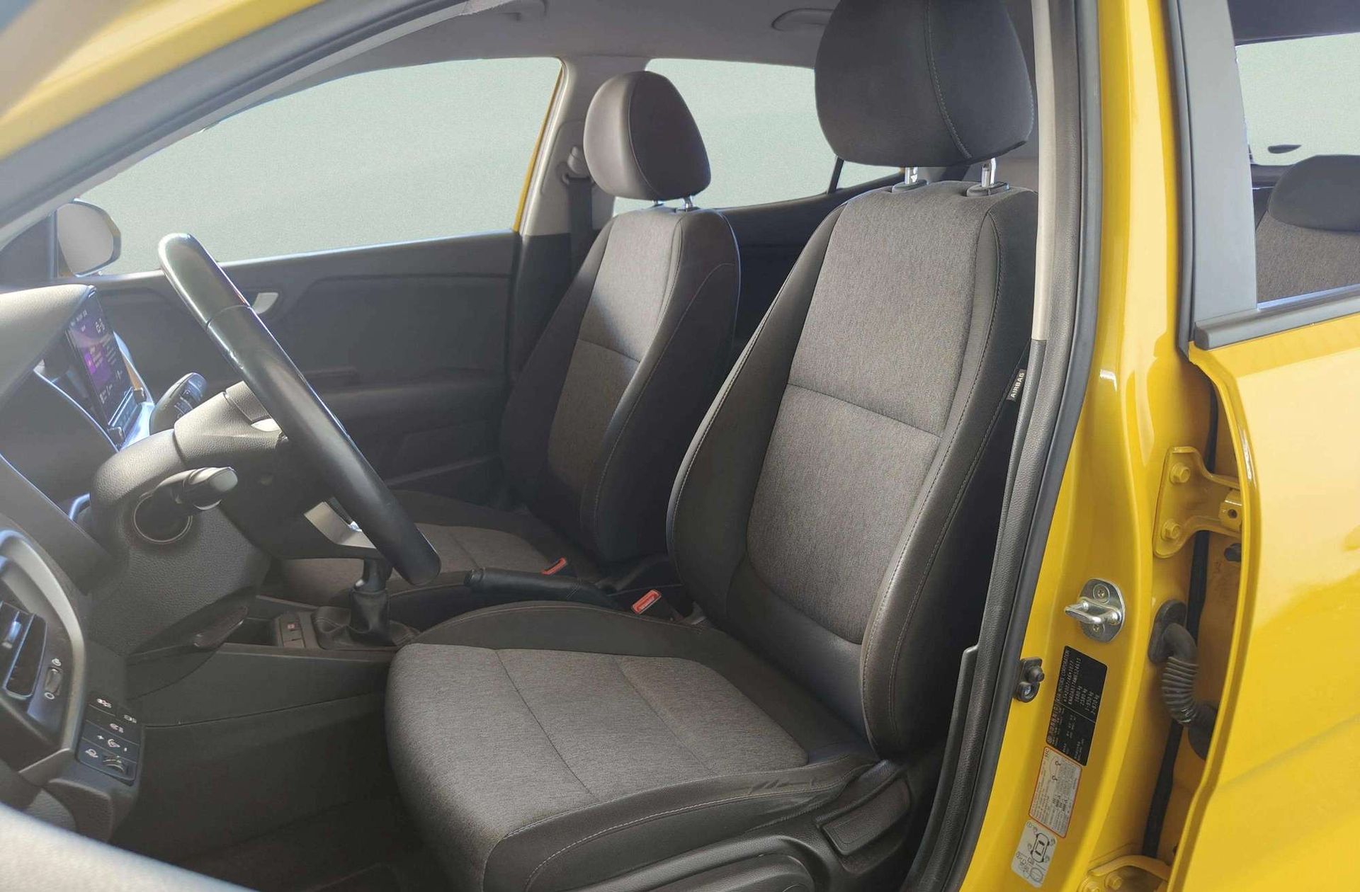 Kia Stonic 1.0 T-GDi MHEV iMT Concept - foto 9