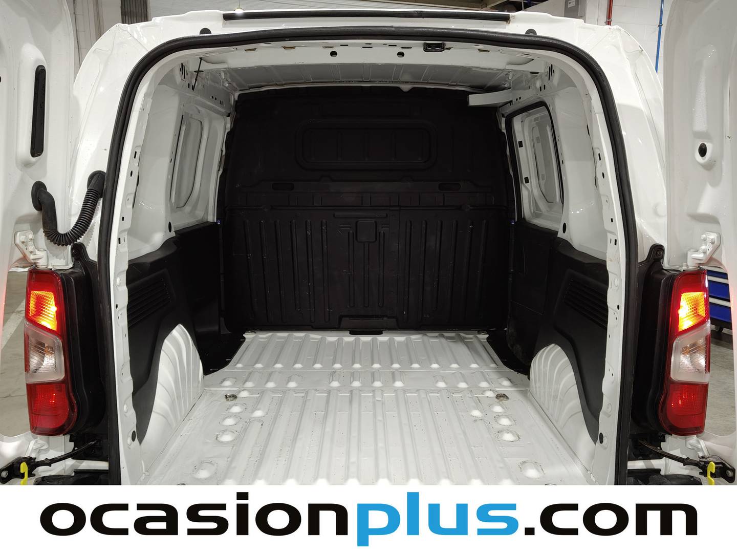 Foto Peugeot Partner Peugeot Partner BlueHDi 100 S&S Pro Standard 600kg (98 CV)