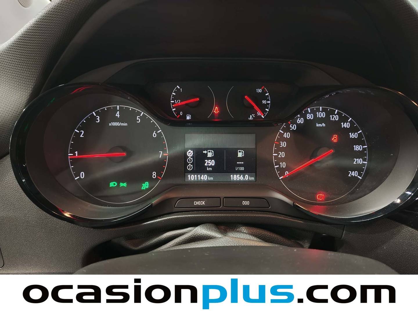 Foto Opel Crossland X Opel Crossland X 1.2 S&S Design Line 120 Aniversario (110 CV)