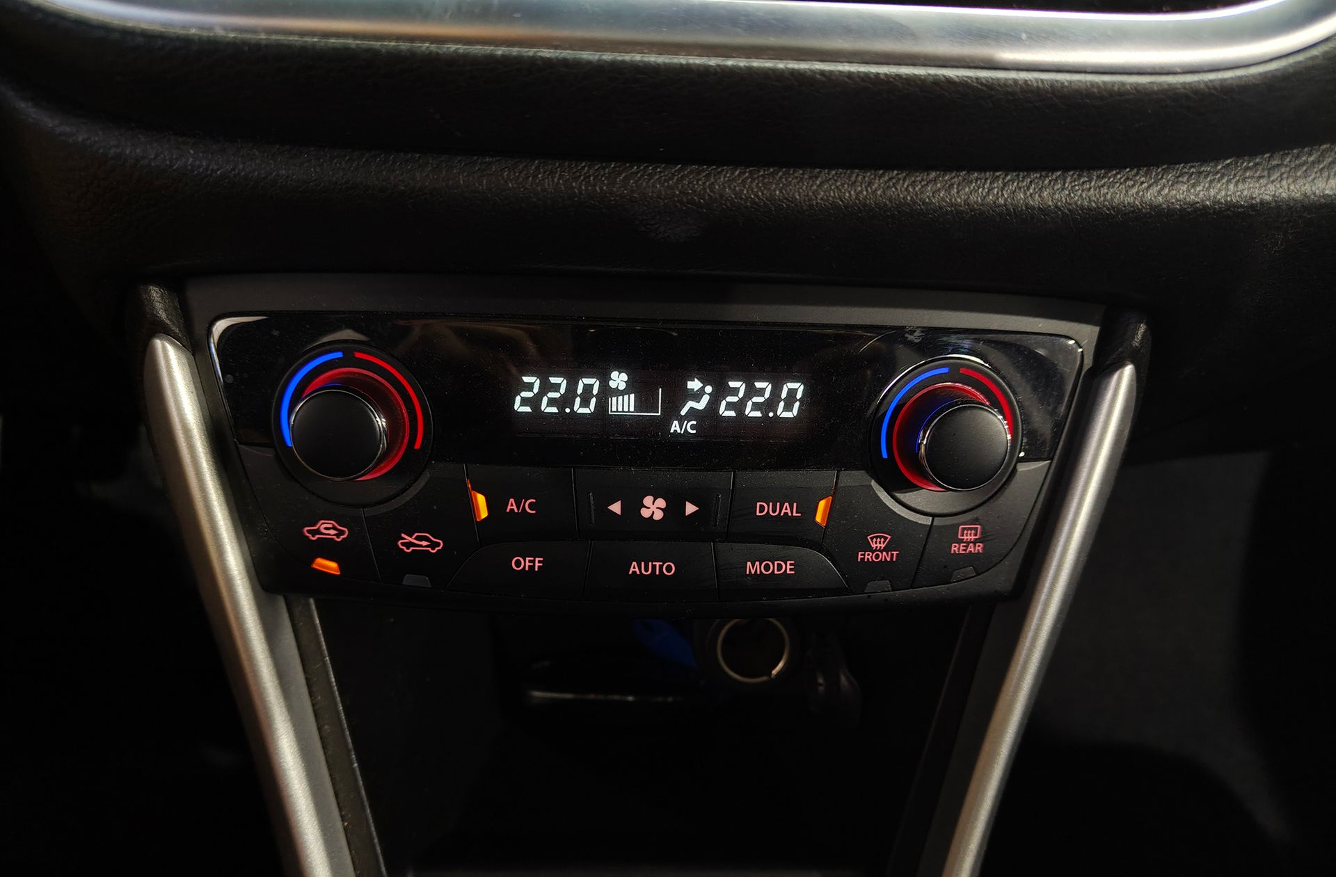 Suzuki S-Cross 1.4 Ditc Mid Hybrid GLX - foto 32
