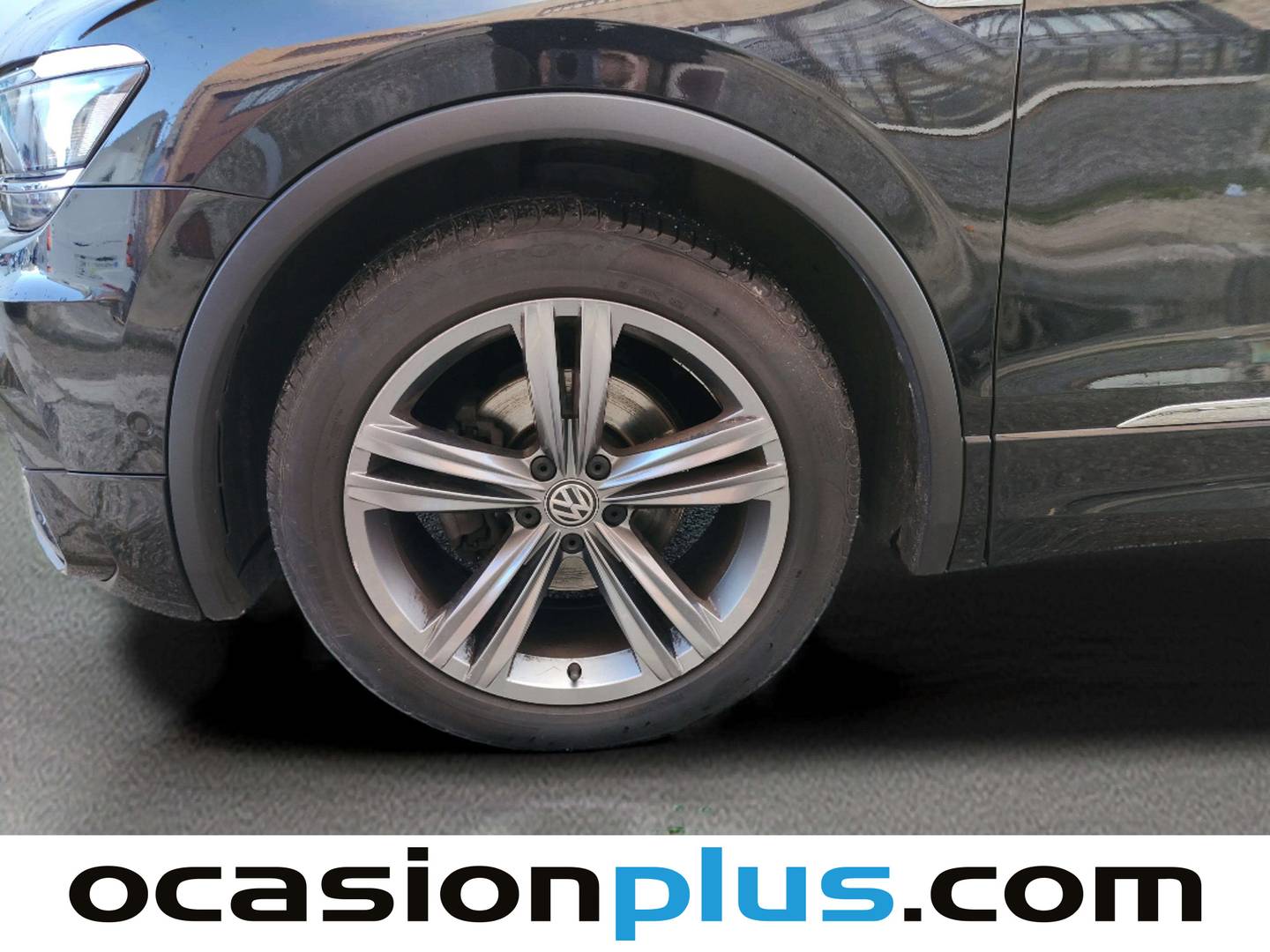 Foto Volkswagen Tiguan Volkswagen Tiguan Sport 2.0 TDI (150 CV) DSG Pack R-Line