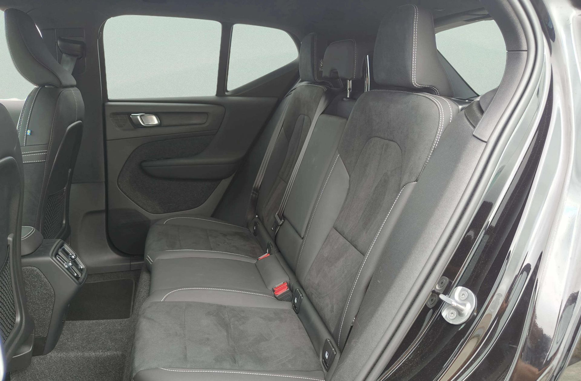 Volvo XC40 B3 Gasolina Mild hybrid Plus Dark - foto 11
