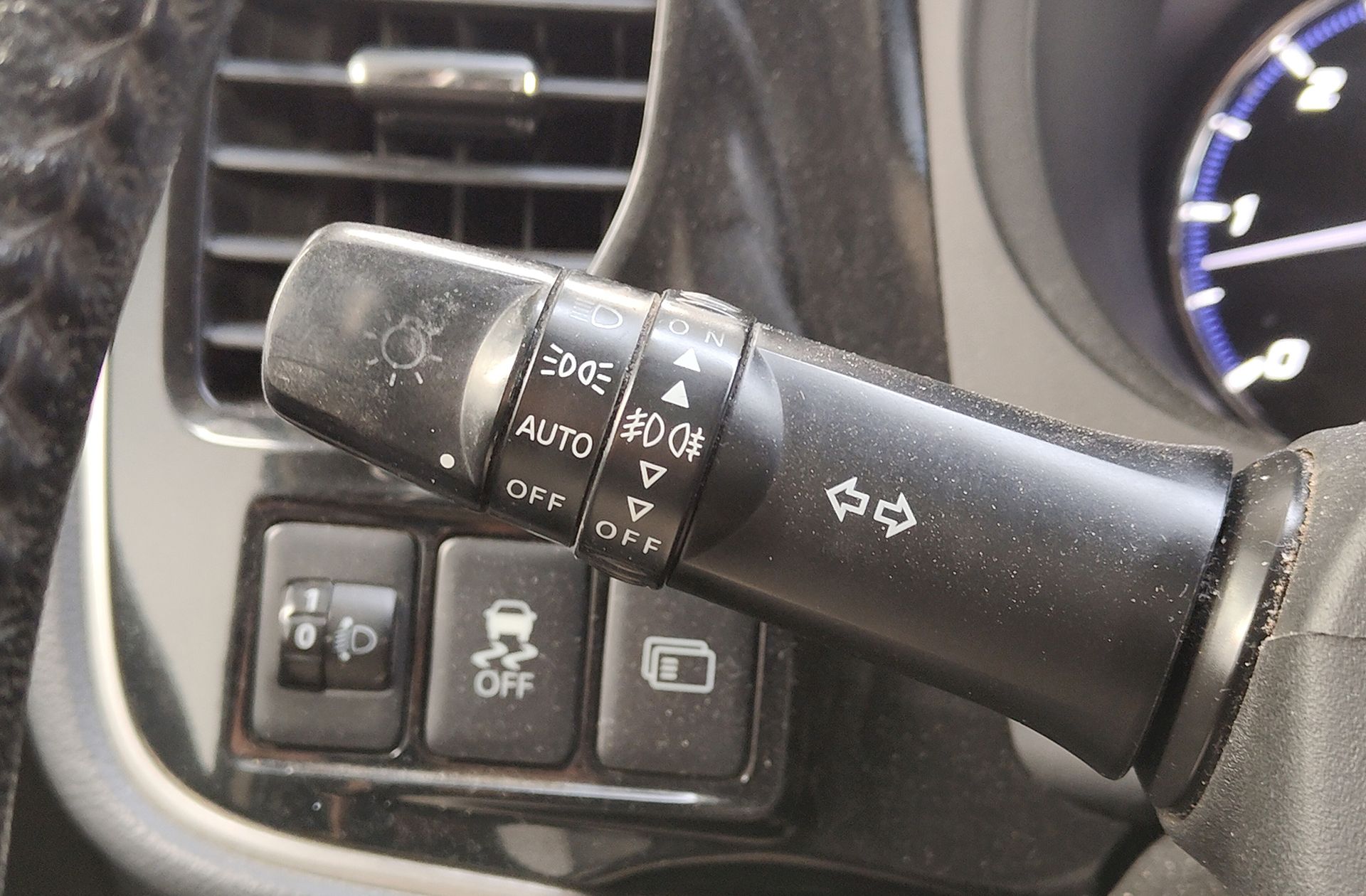 Mitsubishi Outlander 220 DI-D Challenge 2WD - foto 20