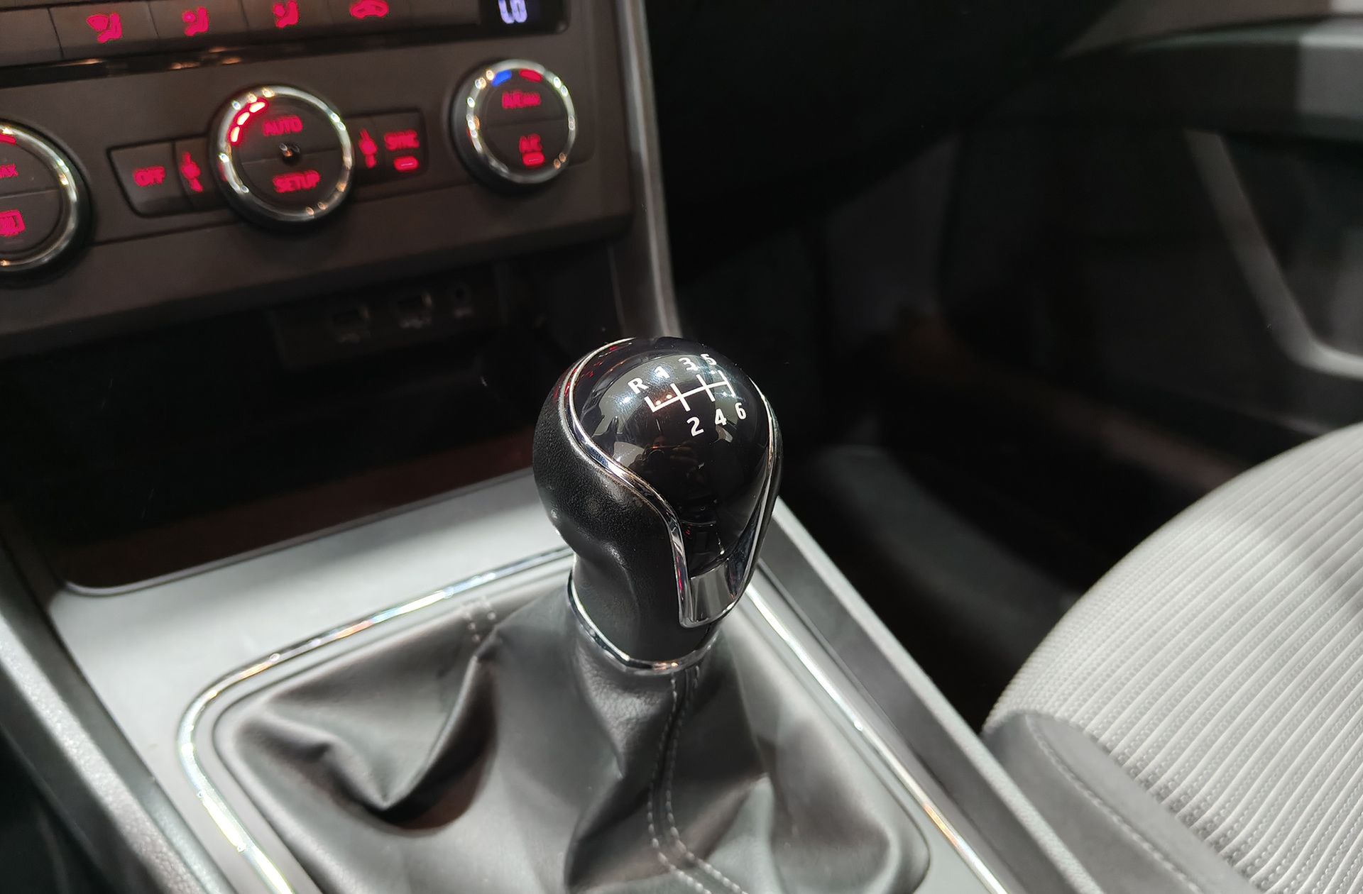 SEAT León ST 2.0 TDI Style - foto 5