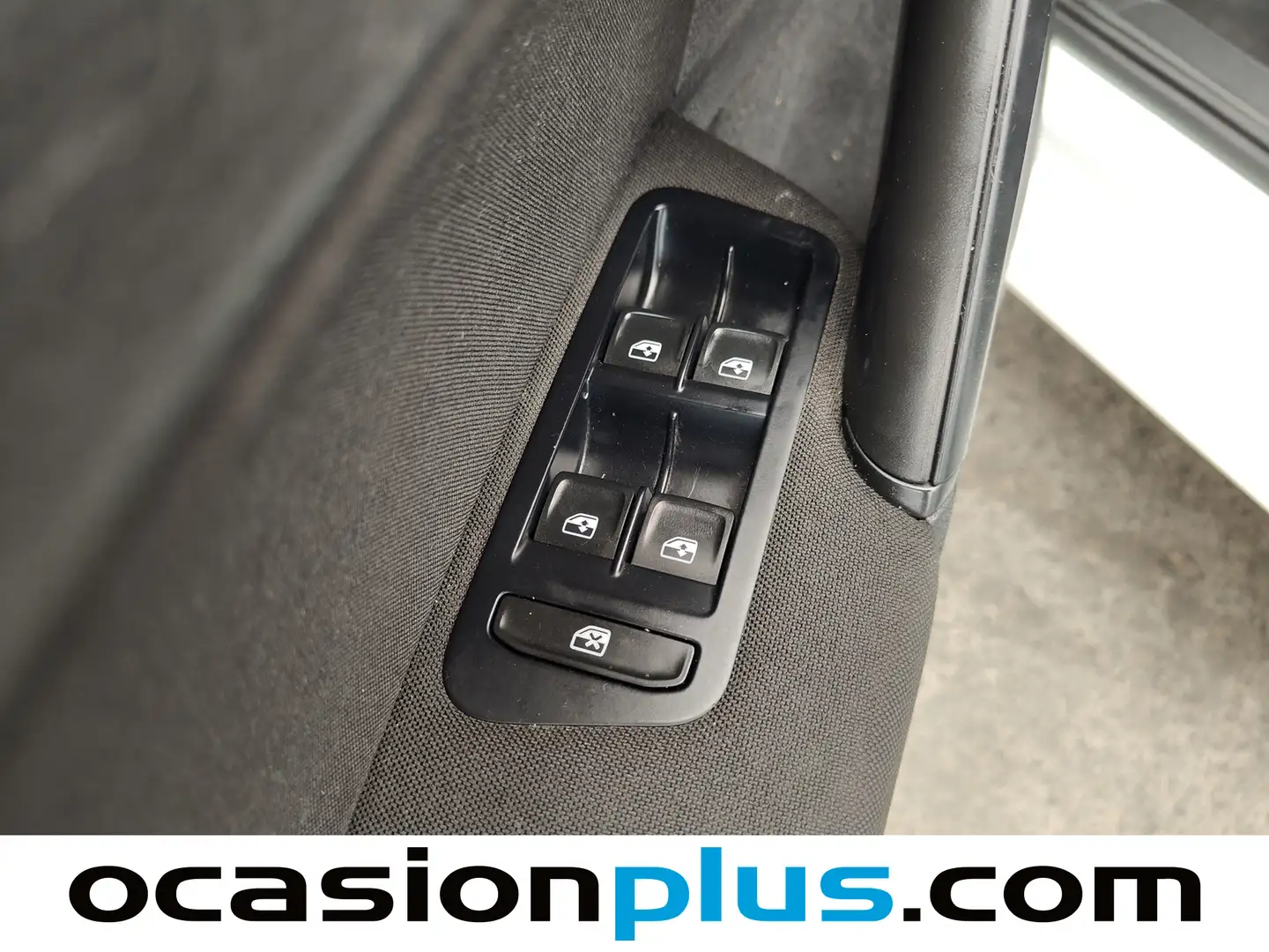 Foto Volkswagen Golf Volkswagen Golf Business & Navi 1.6 TDI BMT (110 CV) DSG