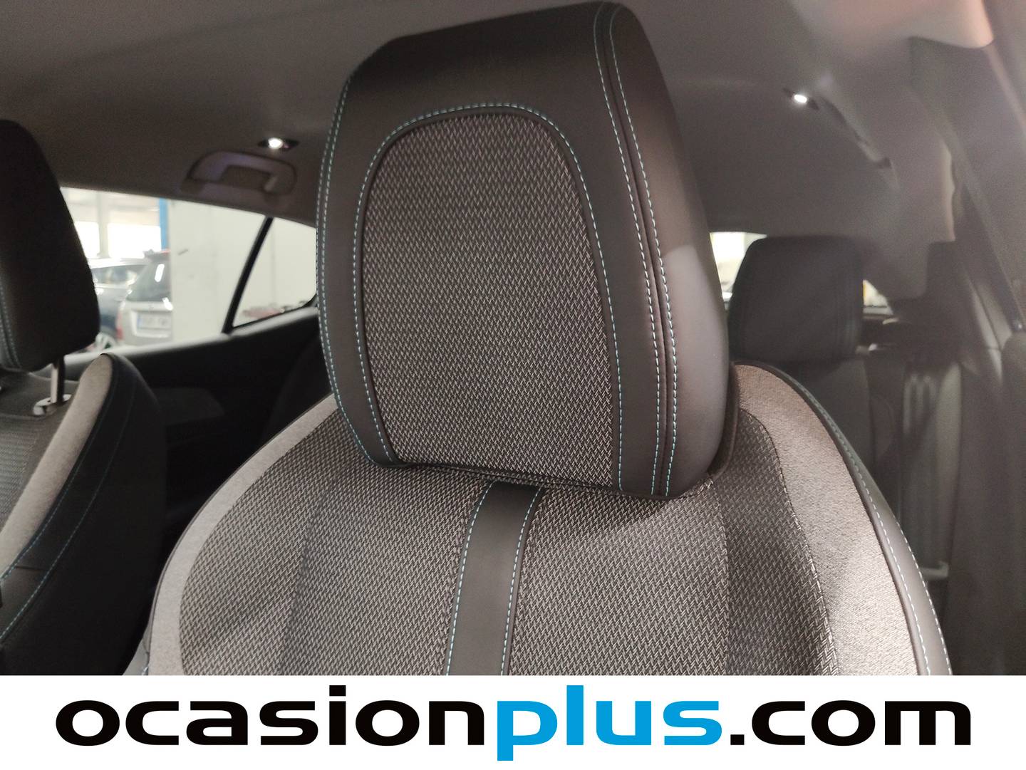 Extras y acabados del Peugeot 408 Peugeot 408 Allure Hybrid 145 eDCS6 (145 CV)