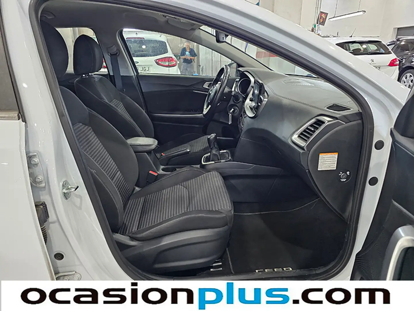 Foto KIA Ceed Kia Ceed 1.6 MHEV iMT Drive (136 CV)