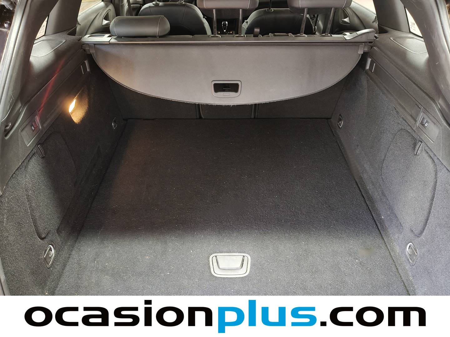 Fotos maletero Opel Astra Opel Astra 1.2 Turbo SHR Elegance (145 CV)