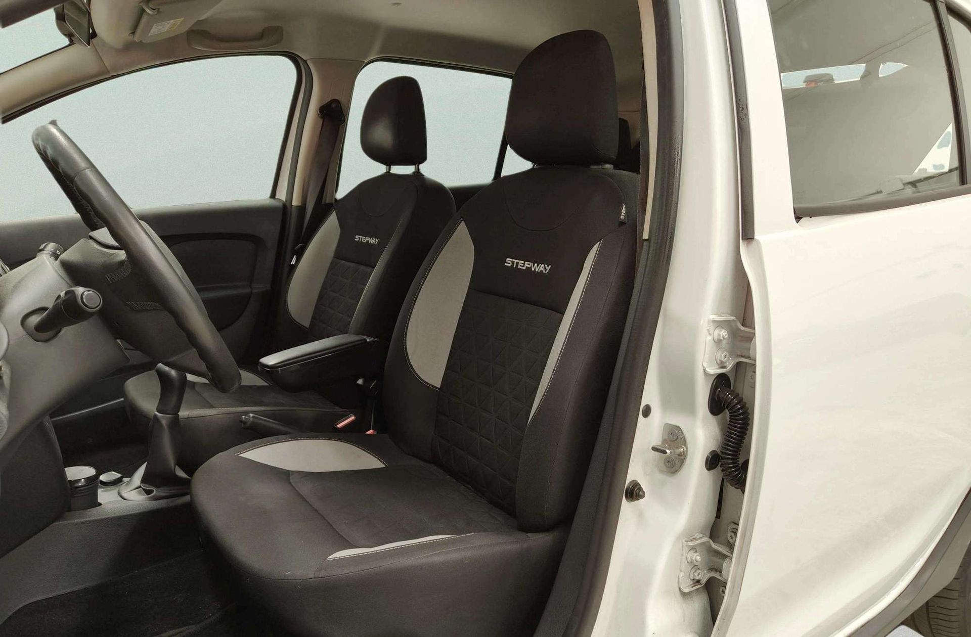 Dacia Sandero Stepway TCe - foto 9