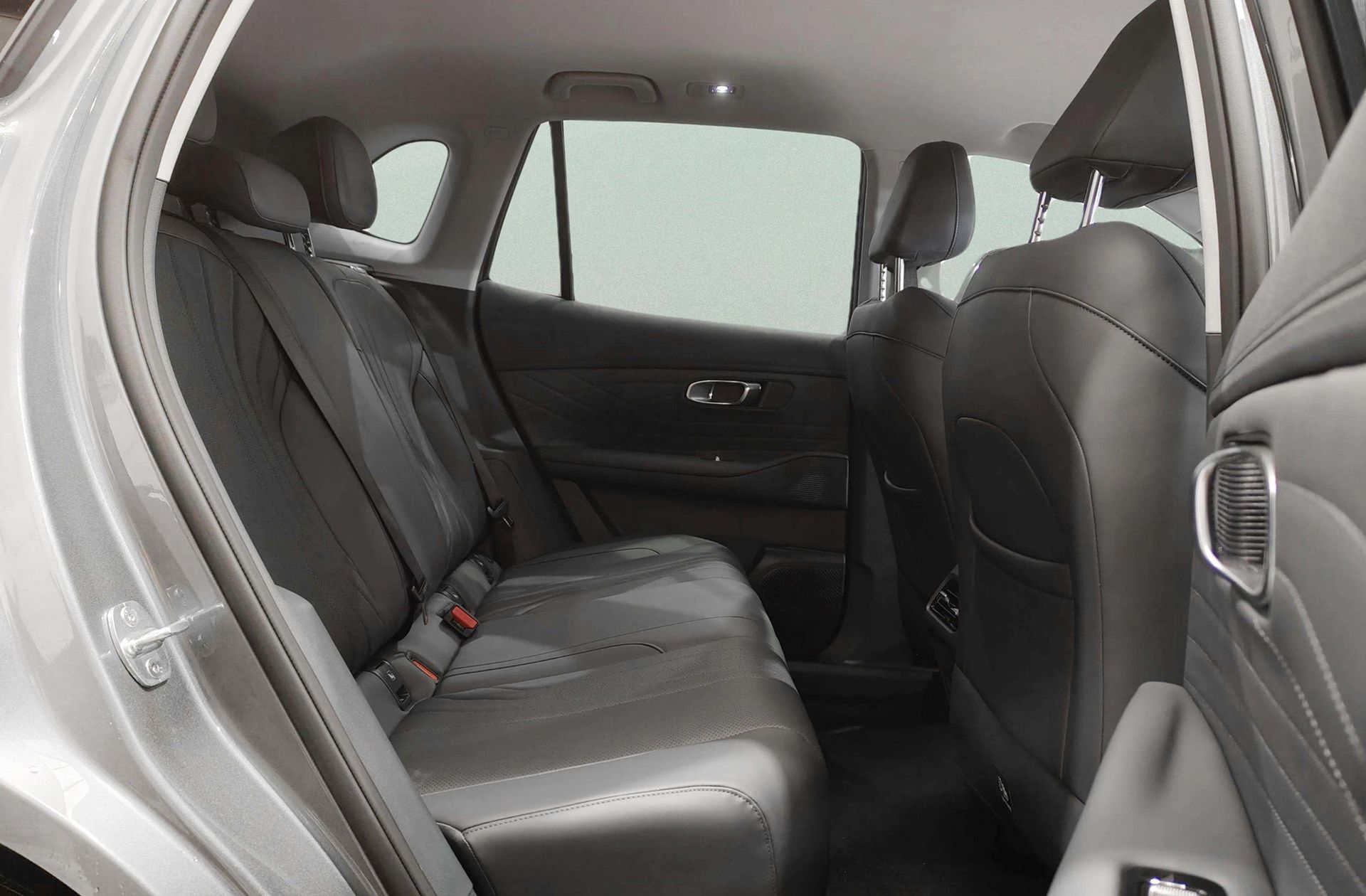 Geely Starray EM-i 1.5 PHEV Pro - foto 21