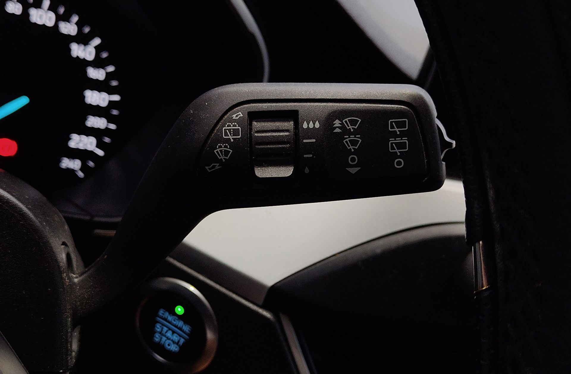 Ford Focus 1.0 EcoBoost Trend Edition - foto 26