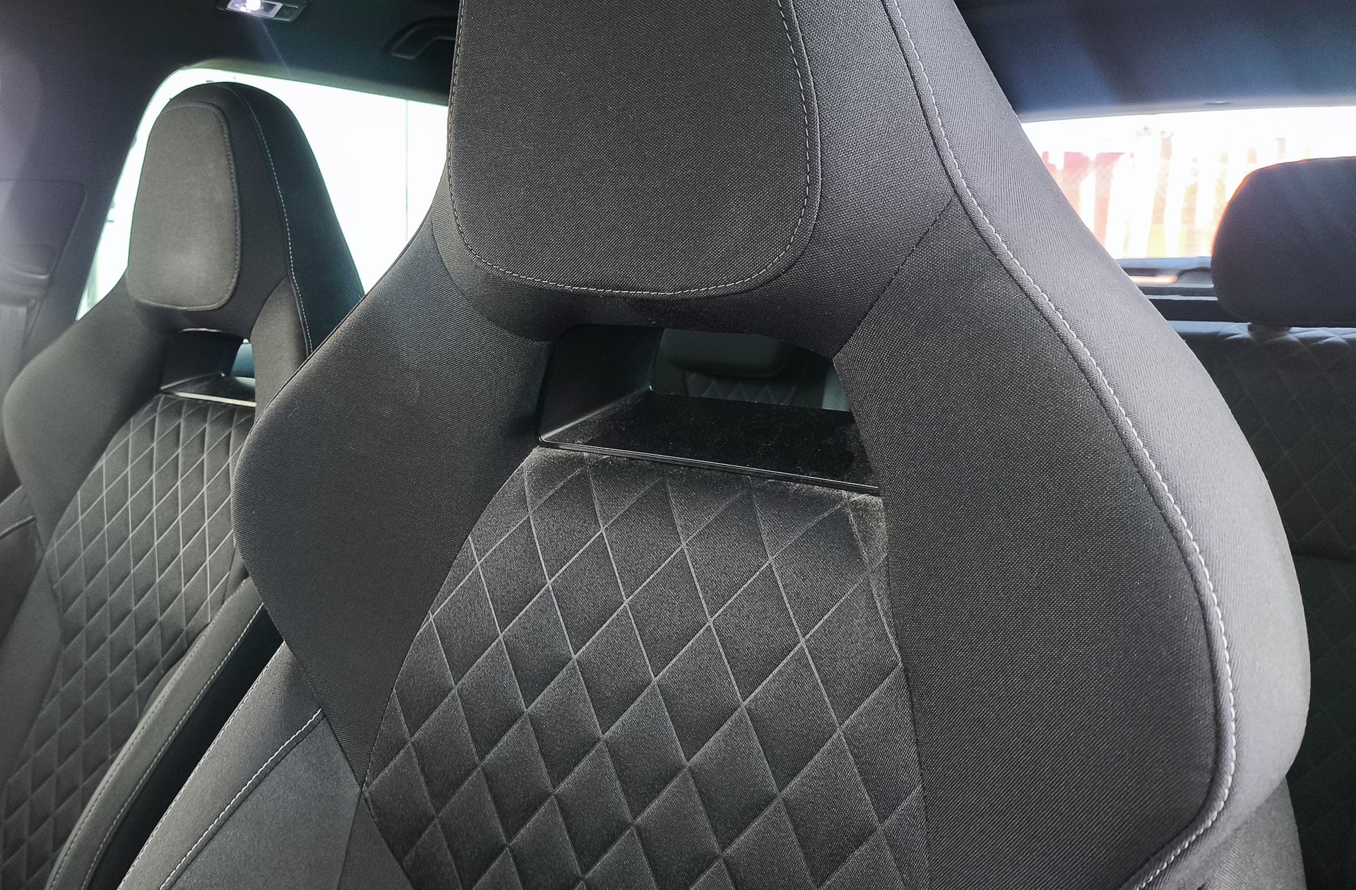 Škoda Kamiq 1.5 TSI Sport DSG - foto 8