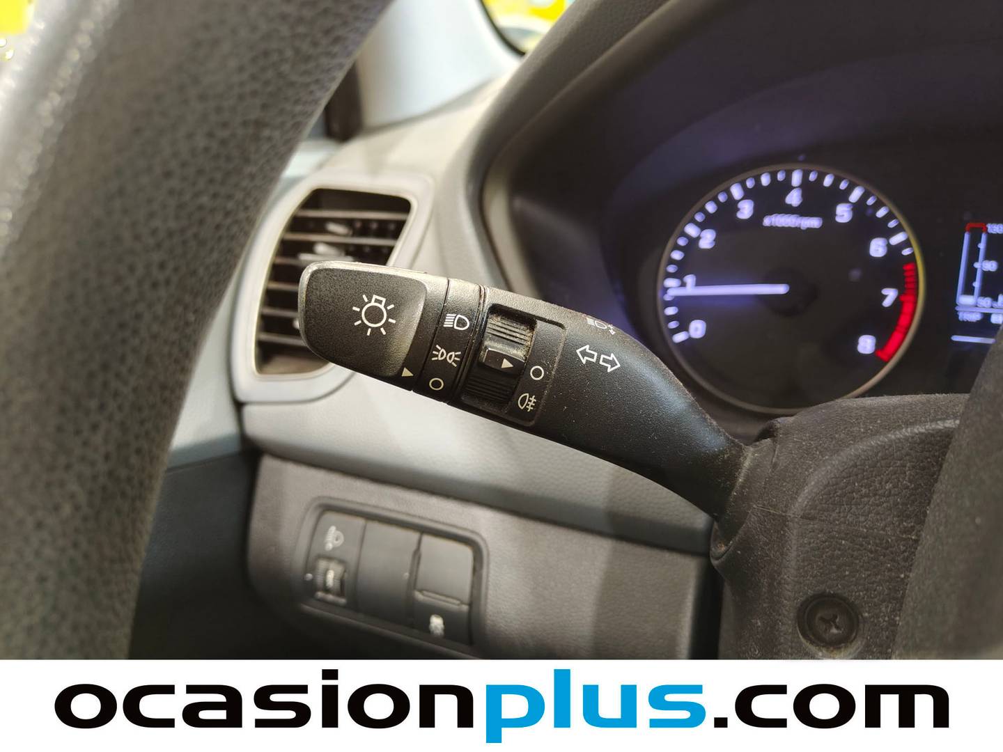 Hyundai i20 Hyundai i20 1.2 MPI Essence (84 CV) de segunda mano