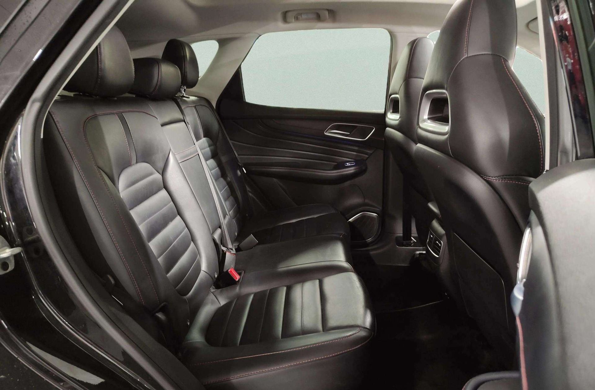 MG HS 1.5 Turbo GDI Luxury DCT - foto 24