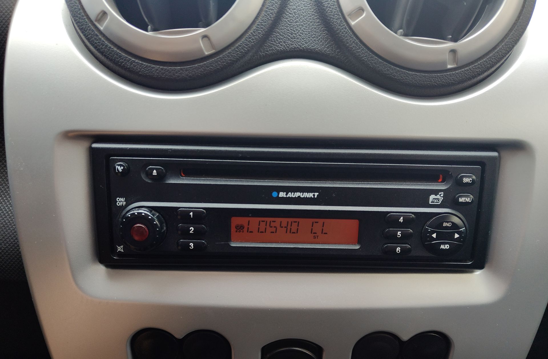 Dacia Sandero Laureate 1.2 - foto 24