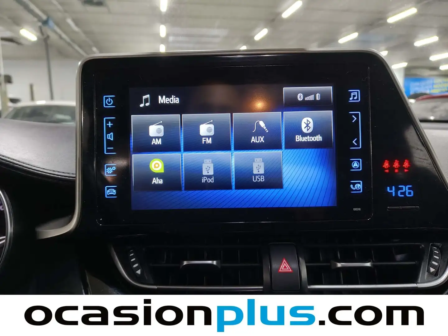 Foto Toyota C-HR Toyota C-HR 1.8 125H Advance (122 CV)