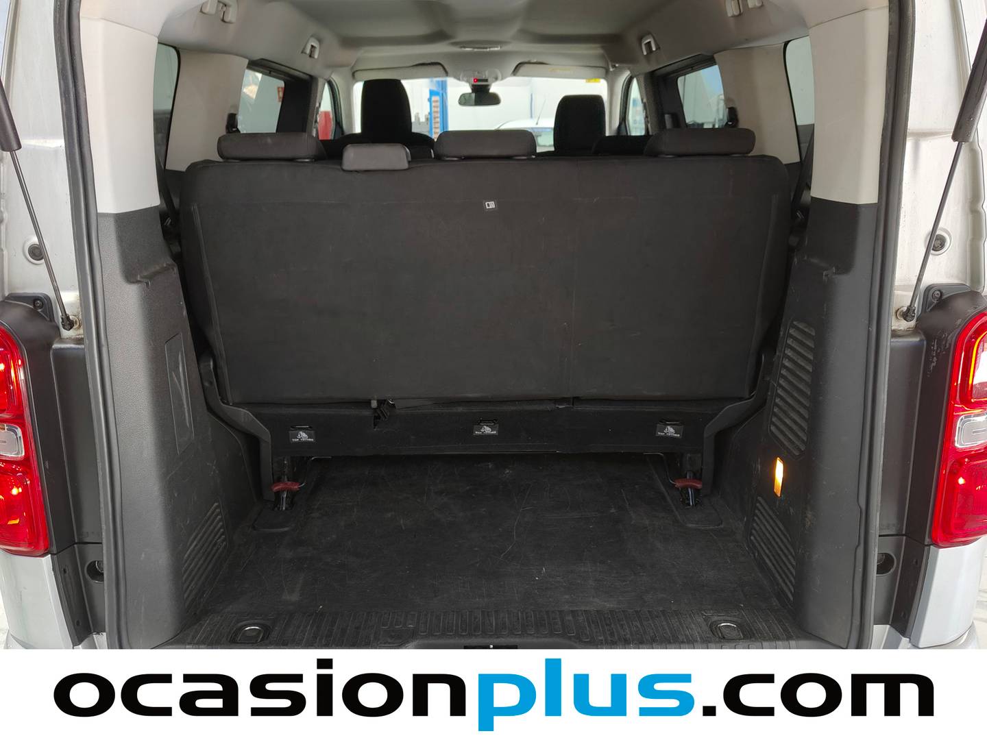 Foto asientos traseros Peugeot Traveller Peugeot Traveller BlueHDi 115 Business Standard (115 CV)