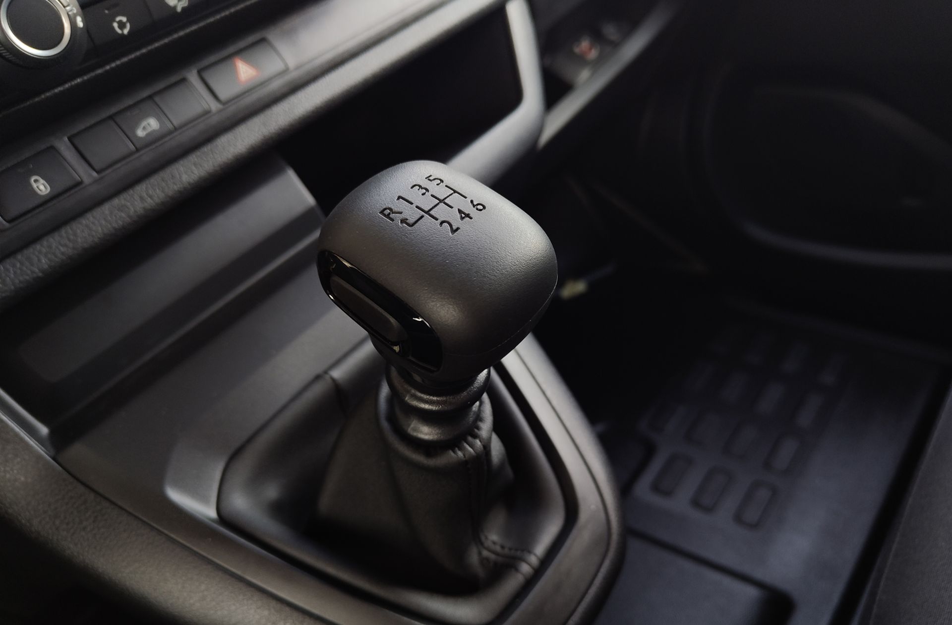 Fiat Scudo Furgón M 1.5 Diésel - foto 5