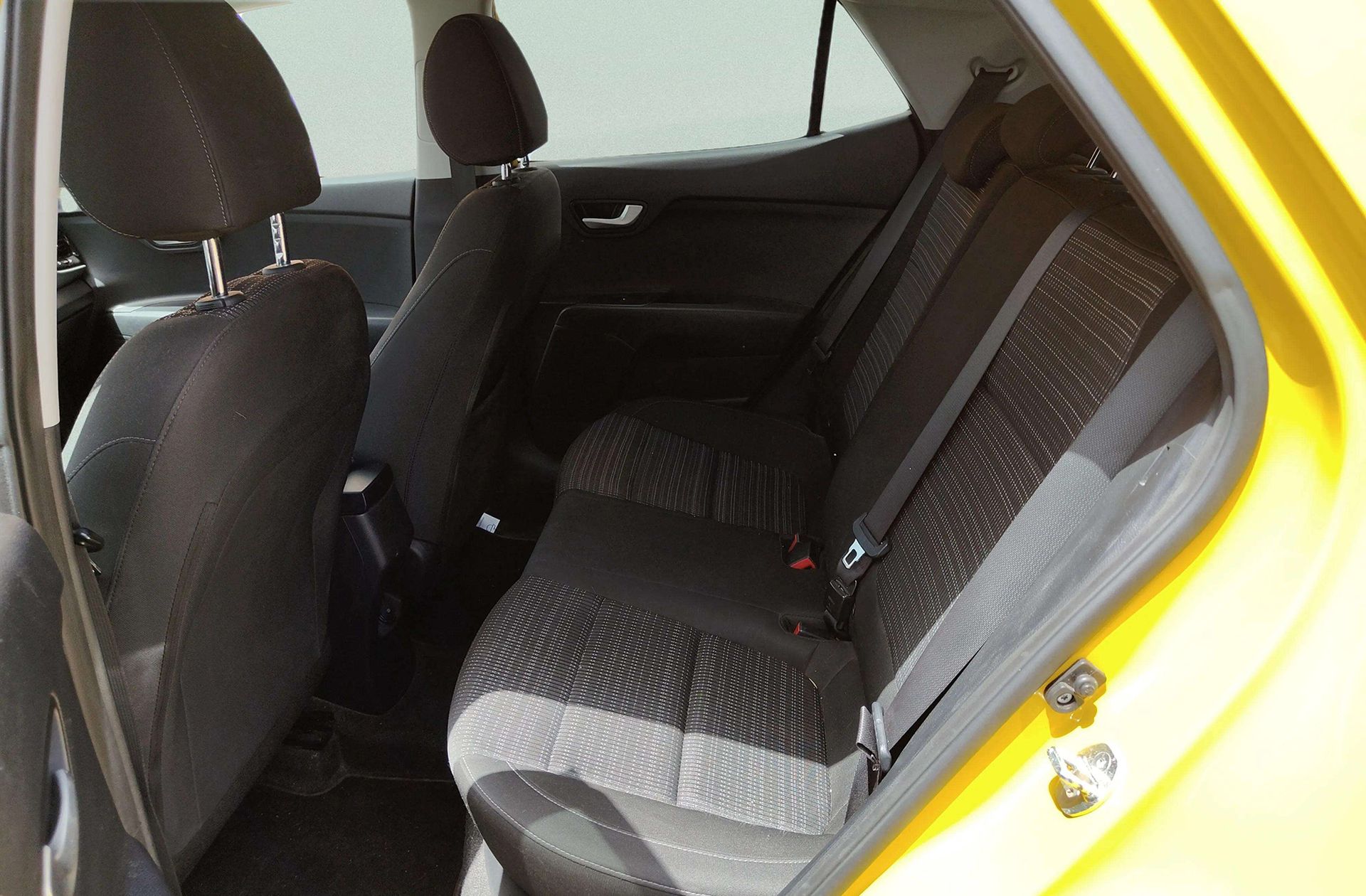 Kia Stonic 1.0 T-GDi Drive - foto 12