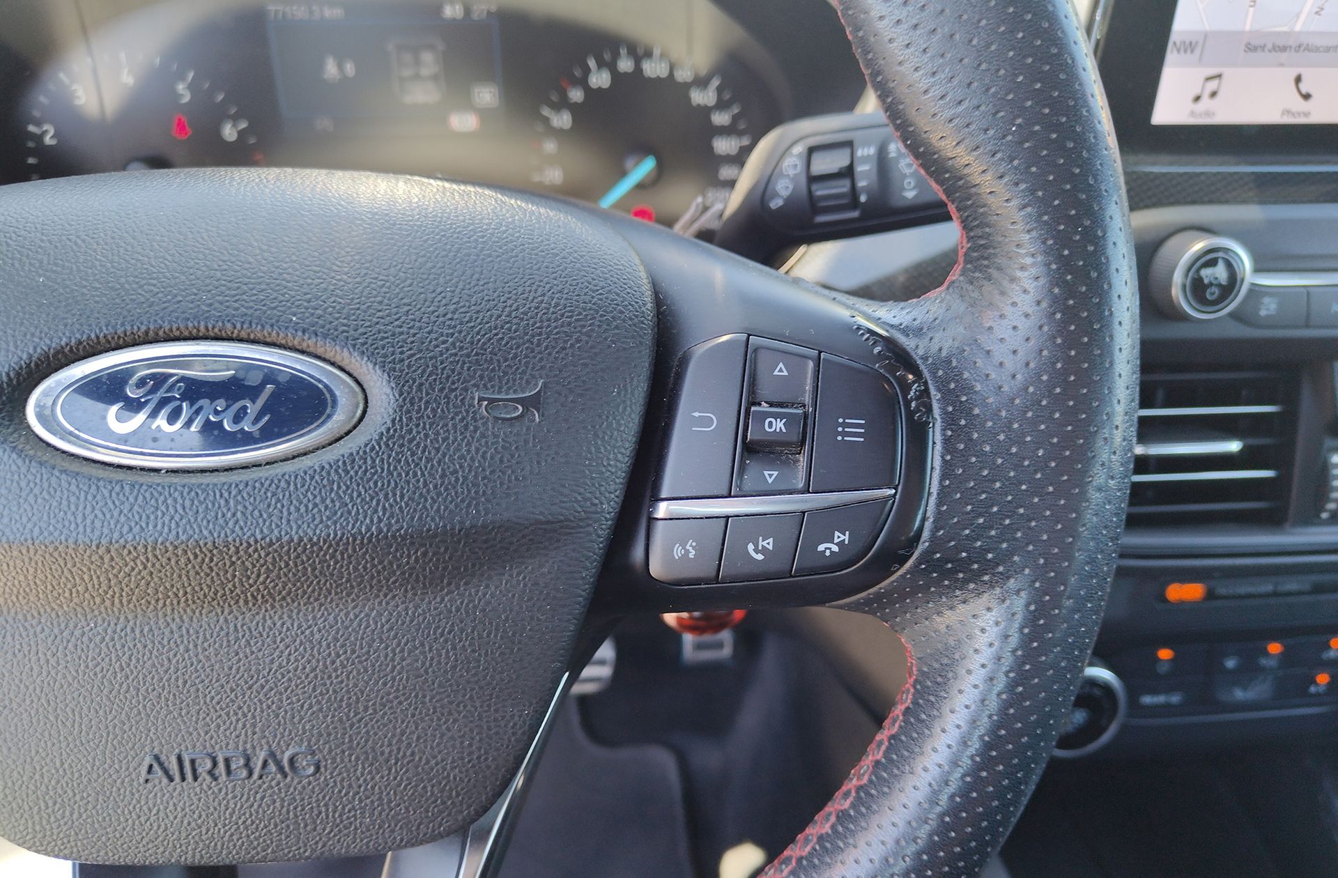 Ford Focus SportBreak 1.0 EcoBoost ST-Line - foto 24