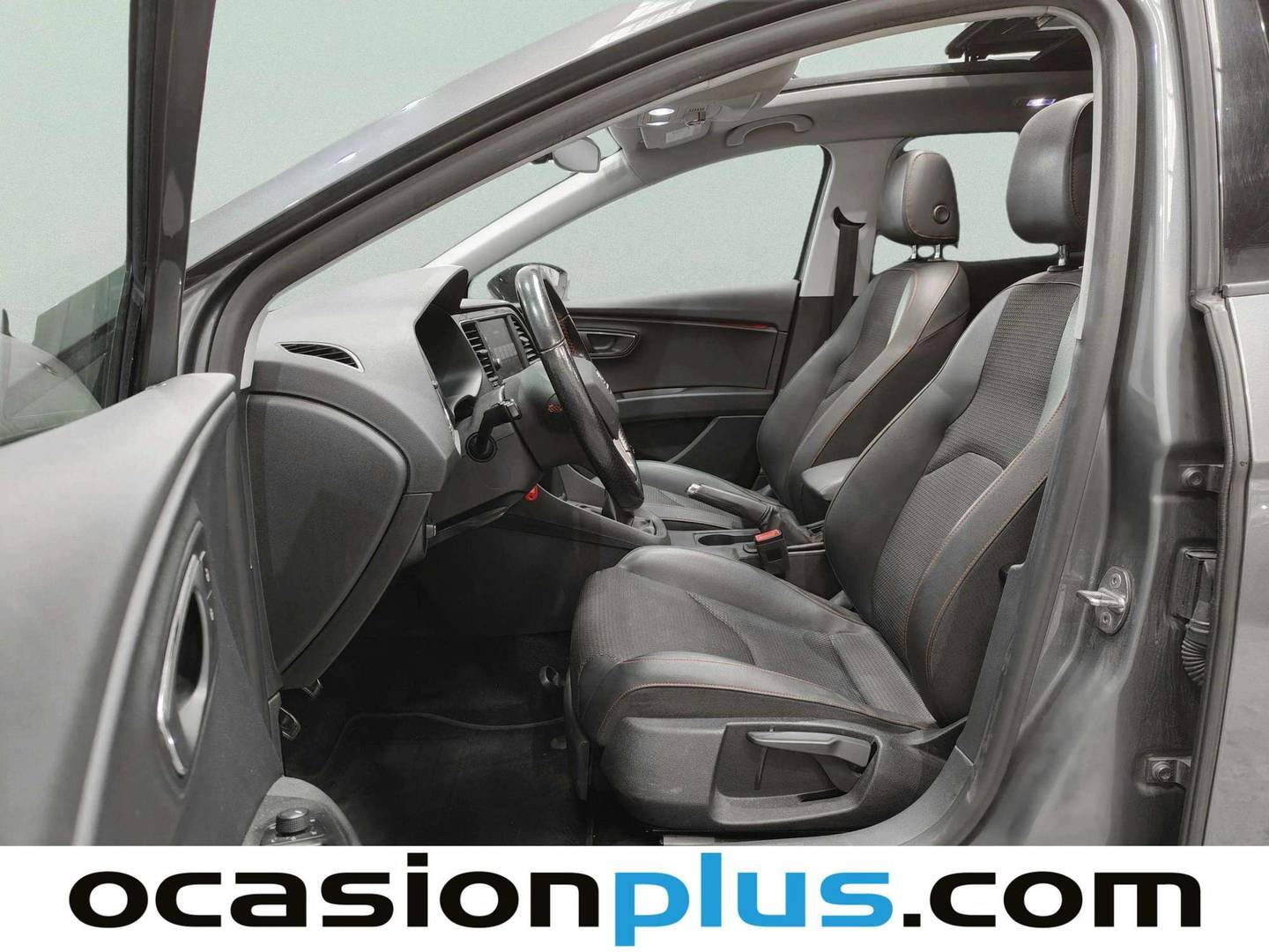 Foto asientos delanteros Seat León Seat León ST 2.0 TDI S&S FR (150 CV)