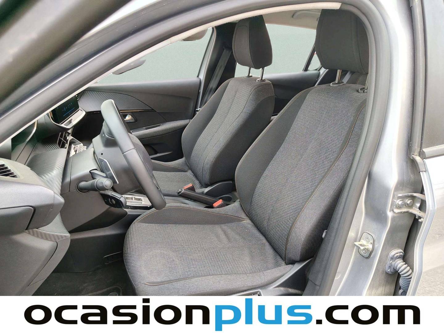 Foto asientos delanteros Peugeot 208 Peugeot 208 Style Hybrid 100 eDCS6 (100 CV)
