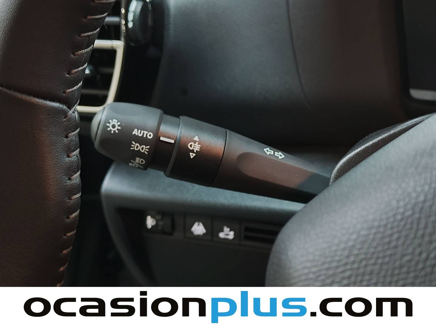 Foto Citroën C4 X Citroen C4 X PureTech 100 S&S 6v You (102 CV)