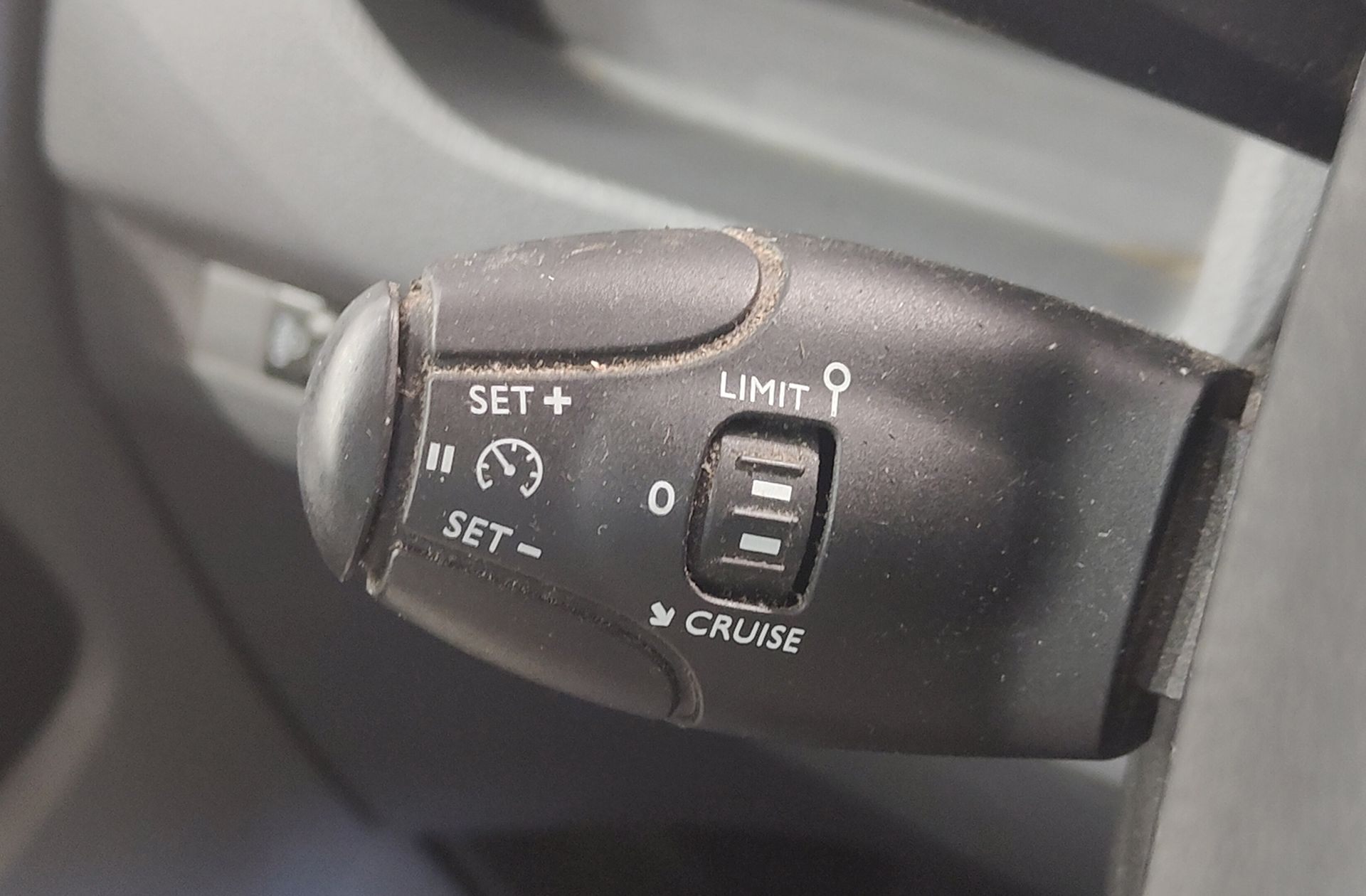 Peugeot Expert Furgon BlueHDi 120 Pro Standard - foto 23