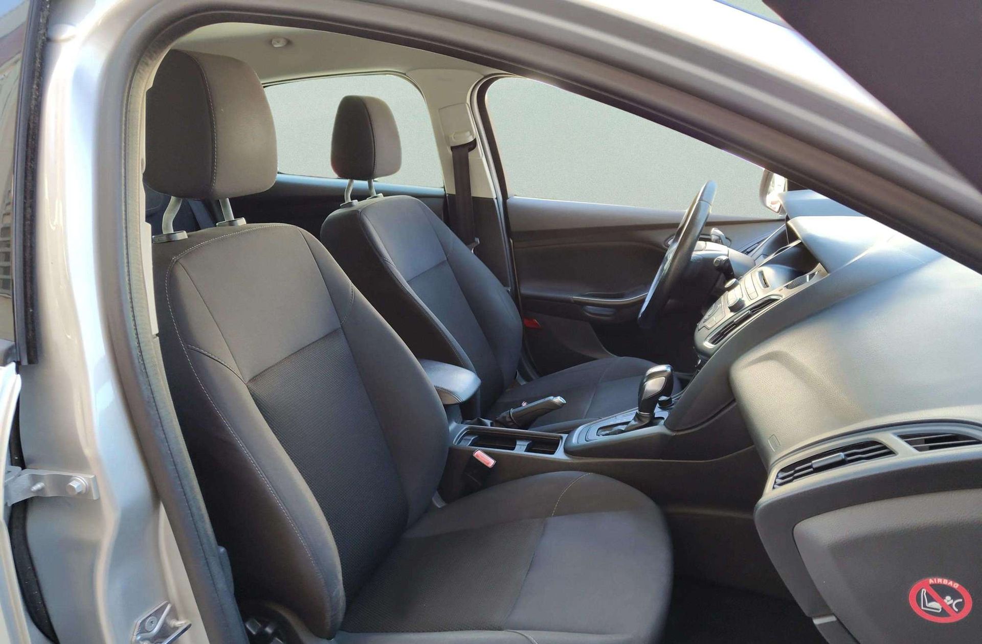 Ford Focus 1.6 TI-VCT Trend+ PowerShift - foto 15