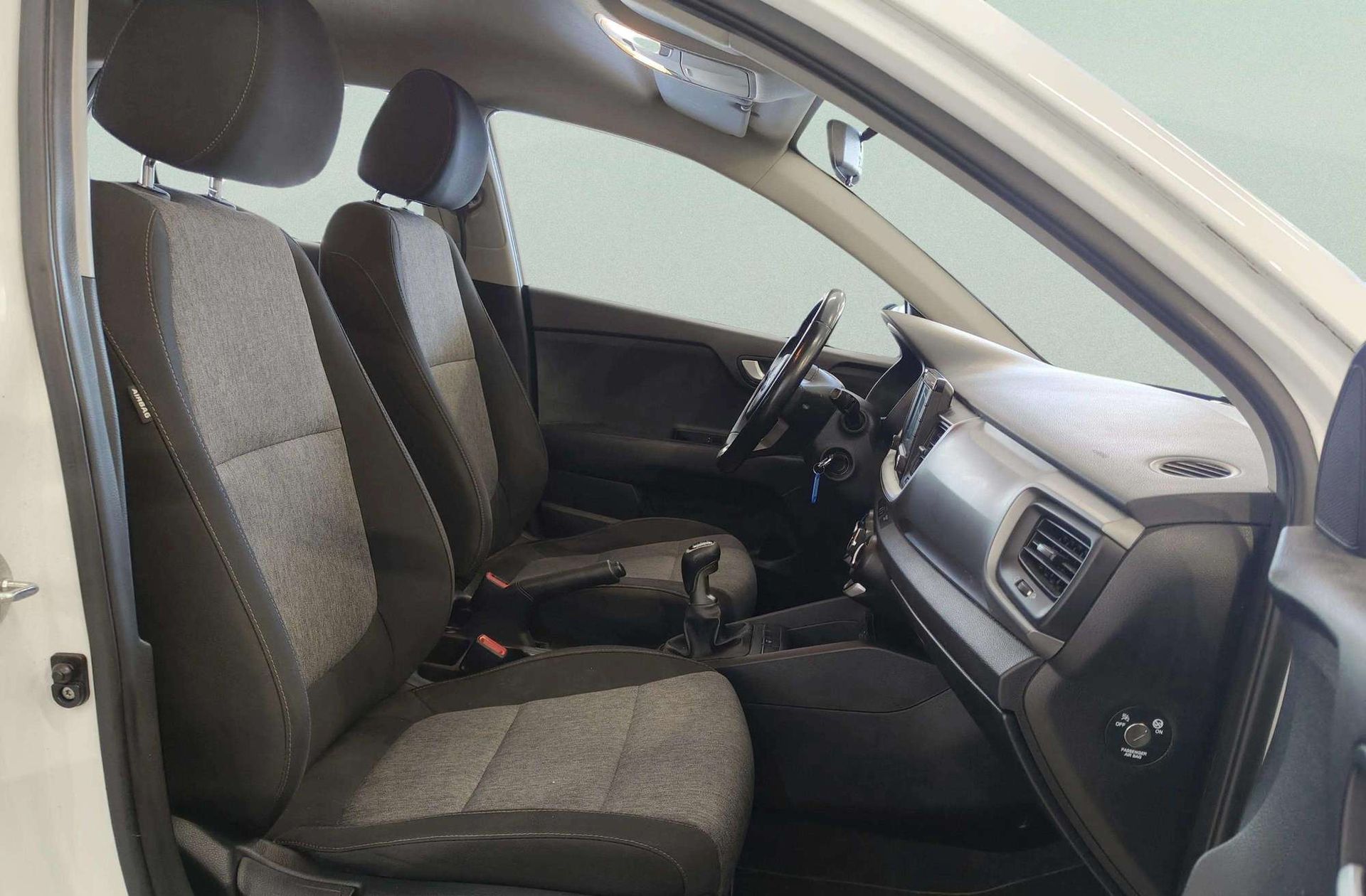 Kia Stonic 1.0 T-GDi Concept - foto 15