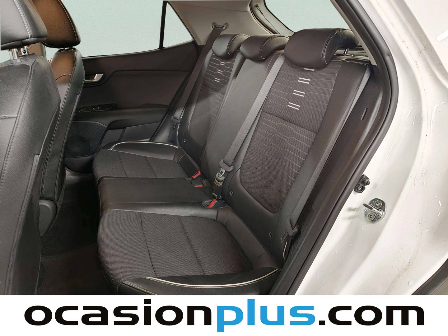 Foto KIA Stonic Kia Stonic 1.0 T-GDi MHEV iMT GT Line (120 CV)