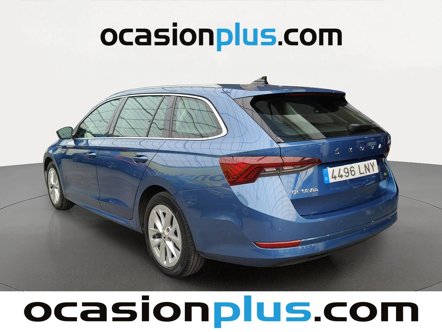 Foto trasera Skoda Octavia Skoda Octavia Combi 1.5 TSI G-TEC Ambition DSG (131 CV) izquierda