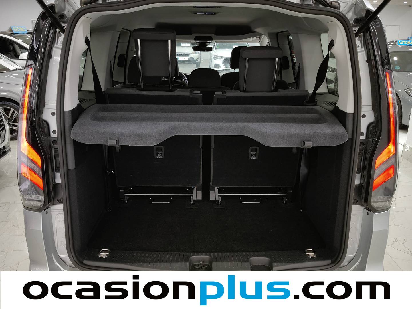 Foto Ford Grand Tourneo Connect Ford Grand Tourneo Connect 2.0 Ecoblue Titanium Auto (122 CV) 7 Plazas