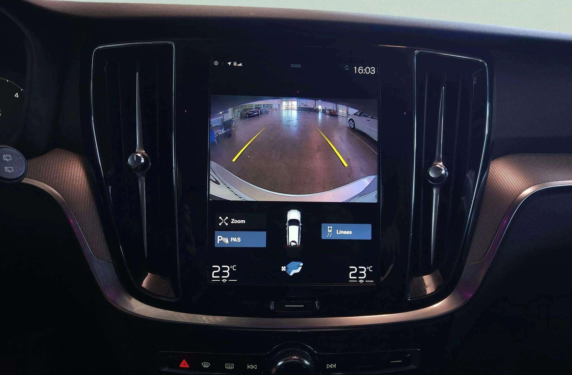 Volvo V60 D4 AWD - foto 9