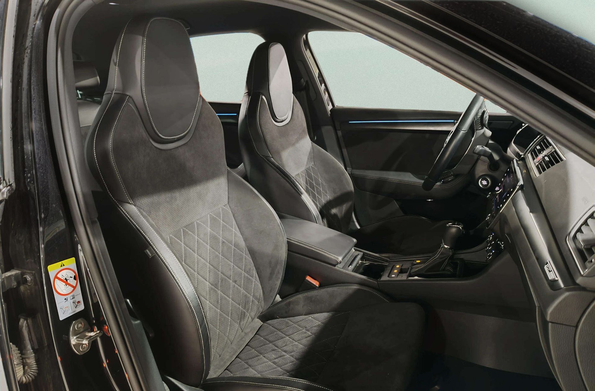 Škoda Superb 1.5 TSI Sport Line DSG - foto 26